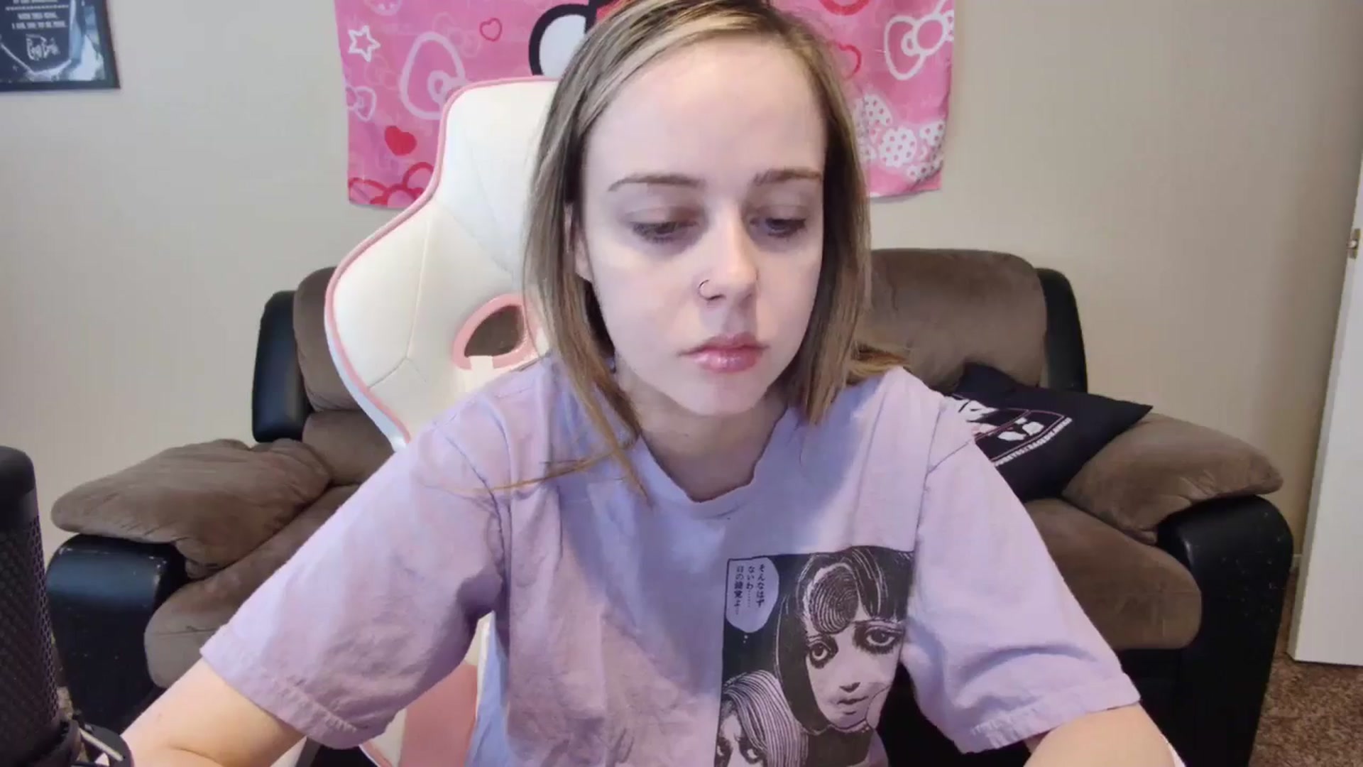 Gallery image thumbnail from lunalovelyy's myfreecams stream on, 06/08/2024, 18:19 image 9 of 20