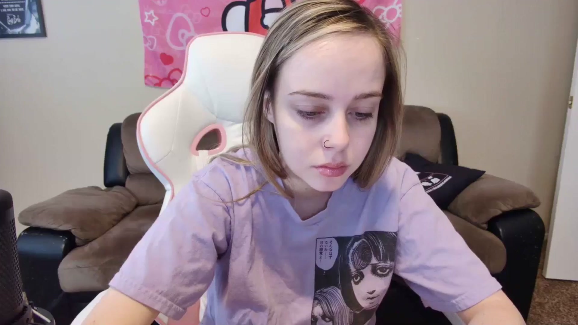Gallery image thumbnail from lunalovelyy's myfreecams stream on, 06/08/2024, 18:19 image 8 of 20