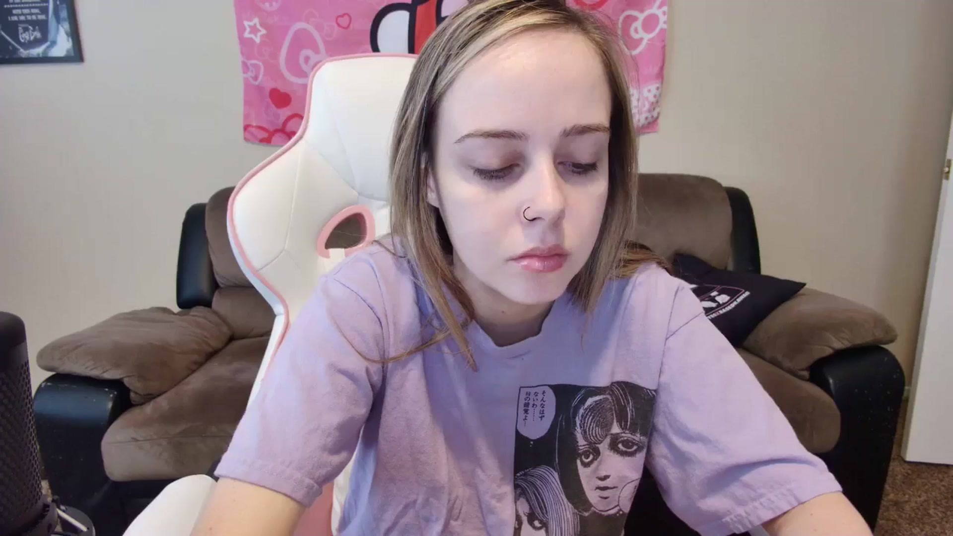 Gallery image thumbnail from lunalovelyy's myfreecams stream on, 06/08/2024, 18:19 image 10 of 20