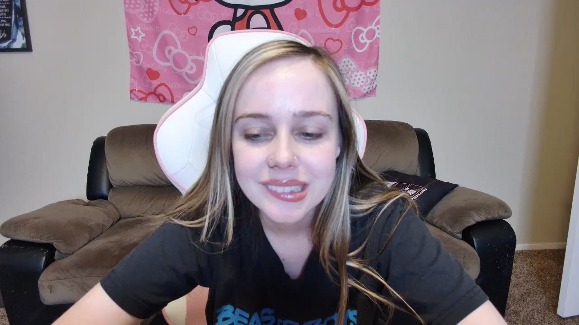 Gallery image thumbnail from lunalovelyy's myfreecams stream on, 06/13/2024, 08:03 image 9 of 20