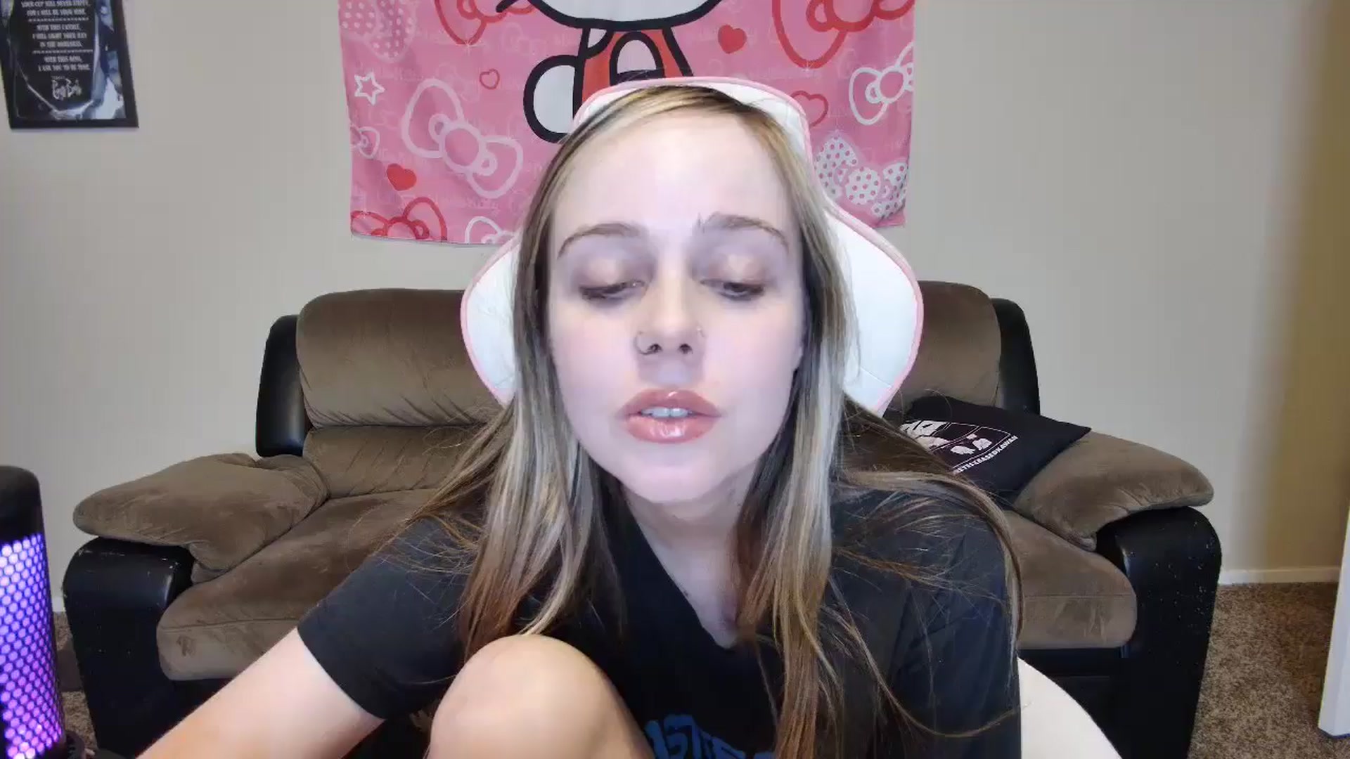 Gallery image thumbnail from lunalovelyy's myfreecams stream on, 06/13/2024, 08:03 image 3 of 20