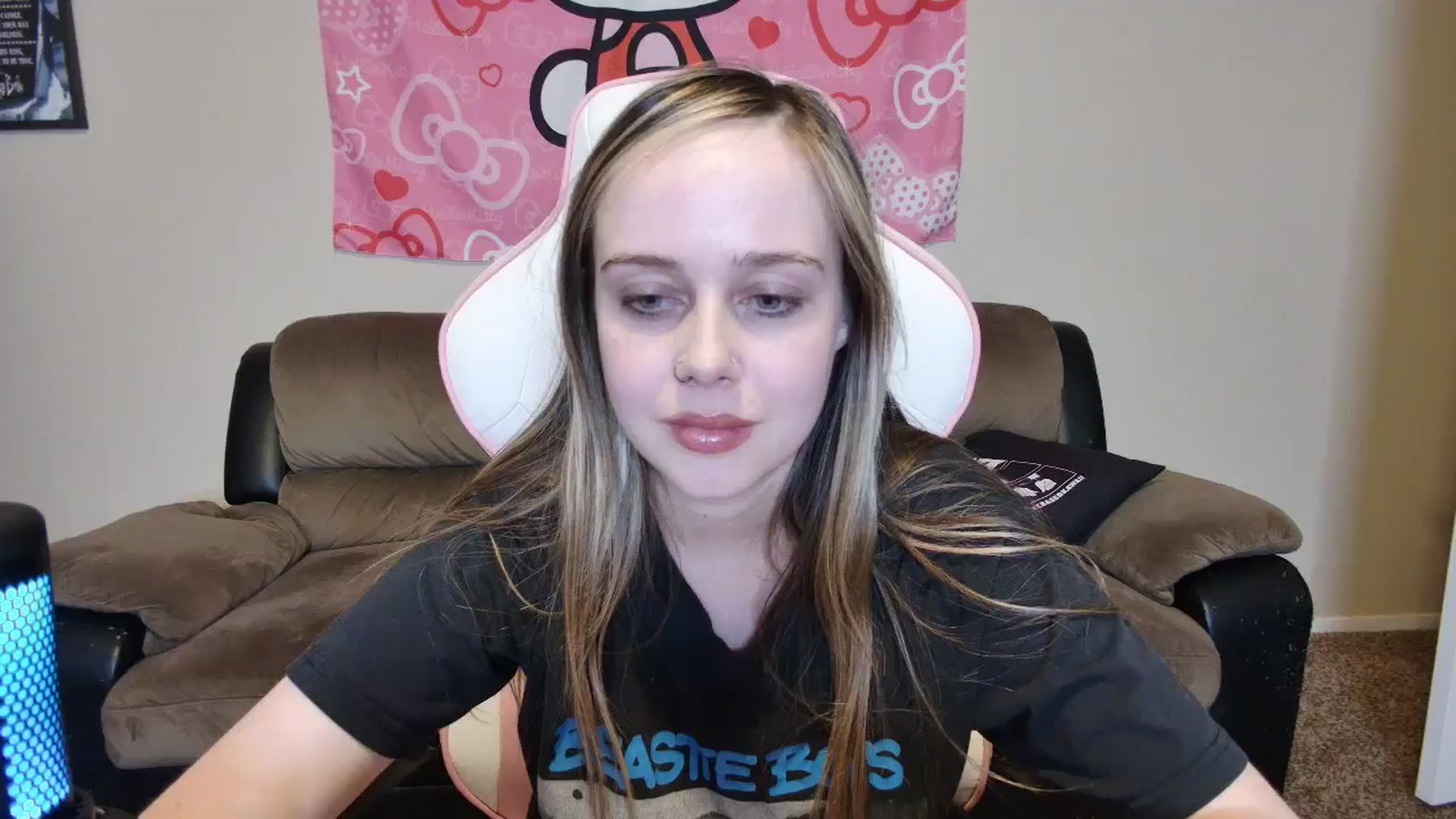 Gallery image thumbnail from lunalovelyy's myfreecams stream on, 06/13/2024, 08:03 image 4 of 20