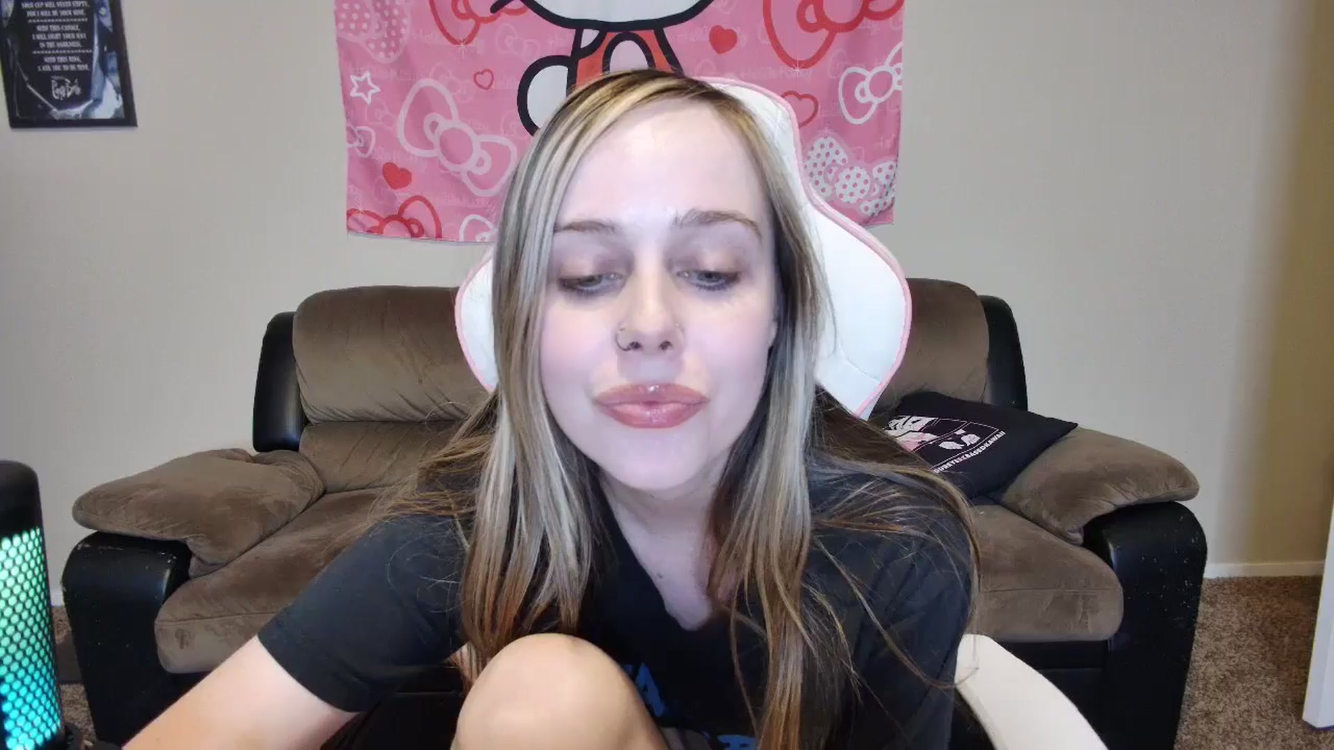 Gallery image thumbnail from lunalovelyy's myfreecams stream on, 06/13/2024, 08:03 image 2 of 20