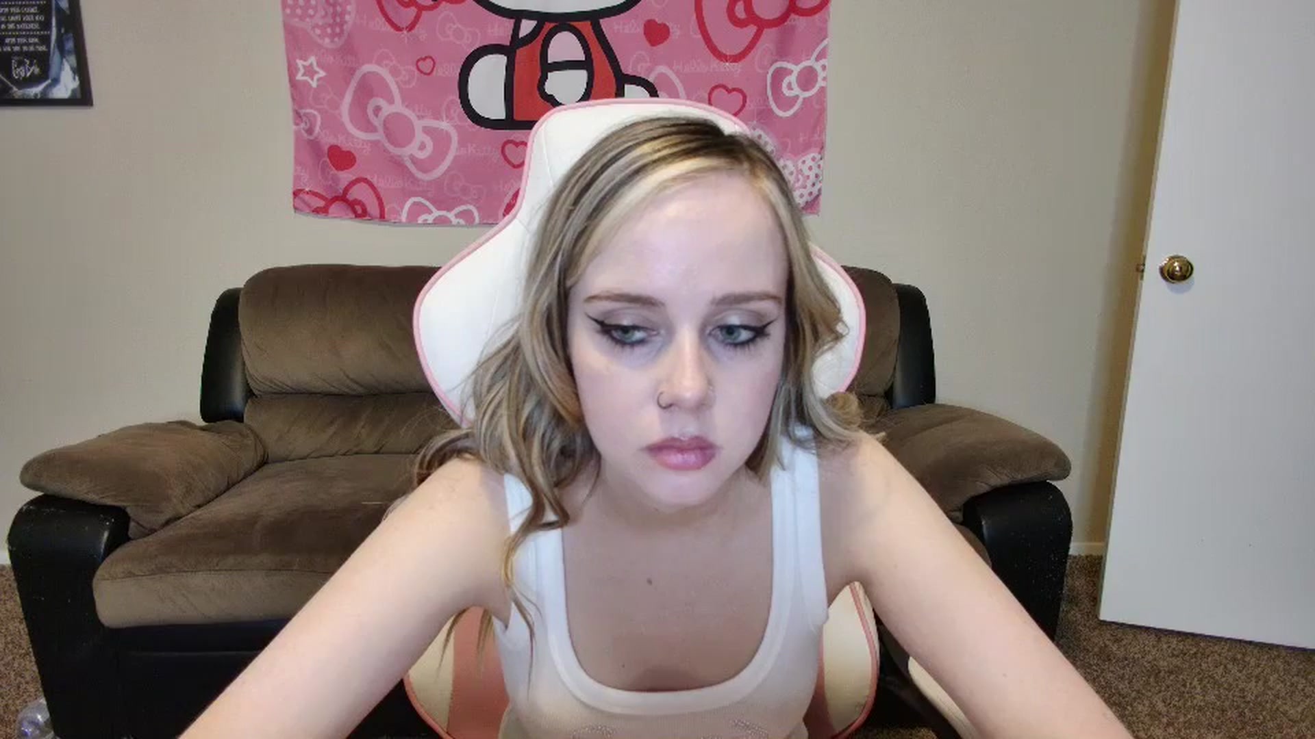 Gallery image thumbnail from lunalovelyy's myfreecams stream on, 07/02/2024, 07:36 image 17 of 20
