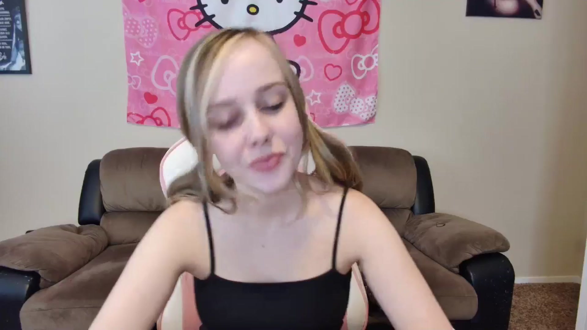 Gallery image thumbnail from lunalovelyy's myfreecams stream on, 07/03/2024, 19:55 image 4 of 20