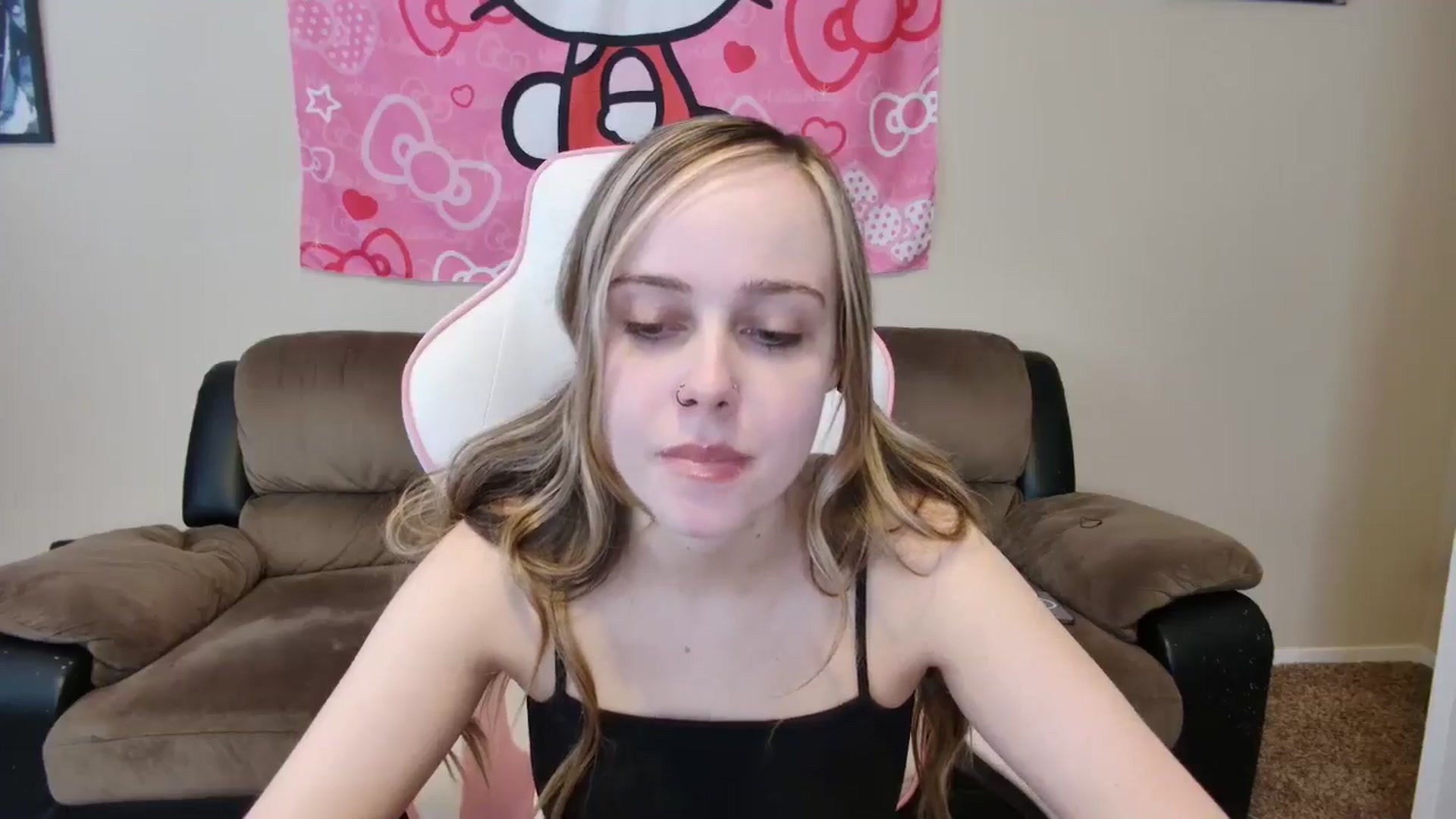 Gallery image thumbnail from lunalovelyy's myfreecams stream on, 07/03/2024, 19:55 image 8 of 20