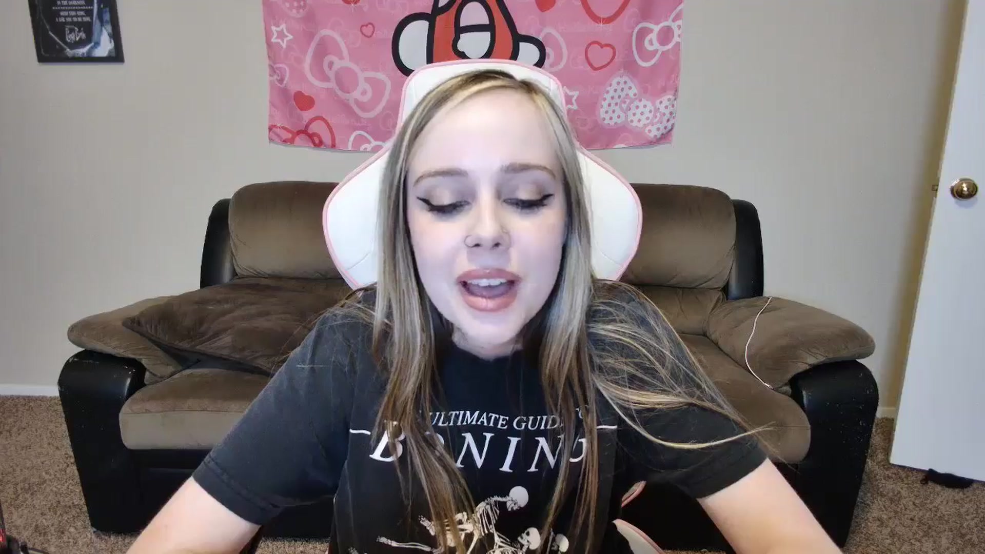 Gallery image thumbnail from lunalovelyy's myfreecams stream on, 07/08/2024, 10:04 image 14 of 20