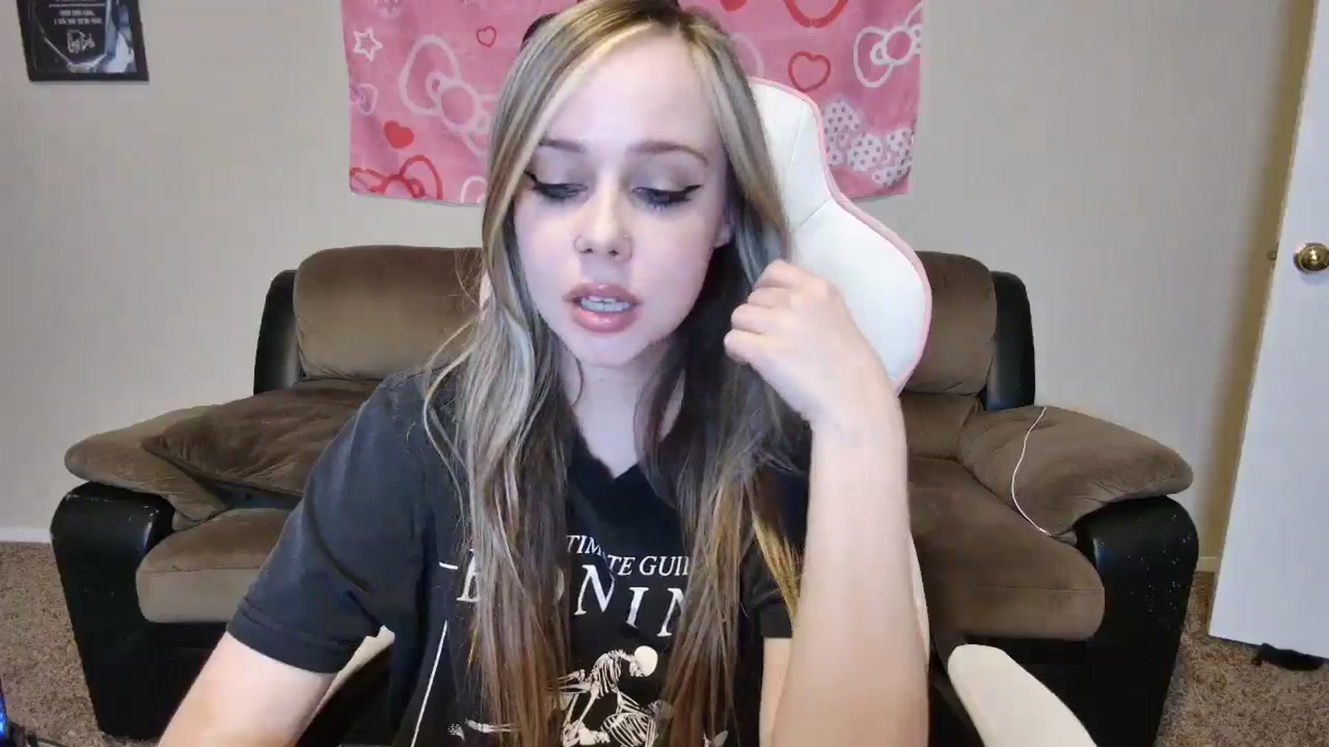 Gallery image thumbnail from lunalovelyy's myfreecams stream on, 07/08/2024, 10:04 image 19 of 20