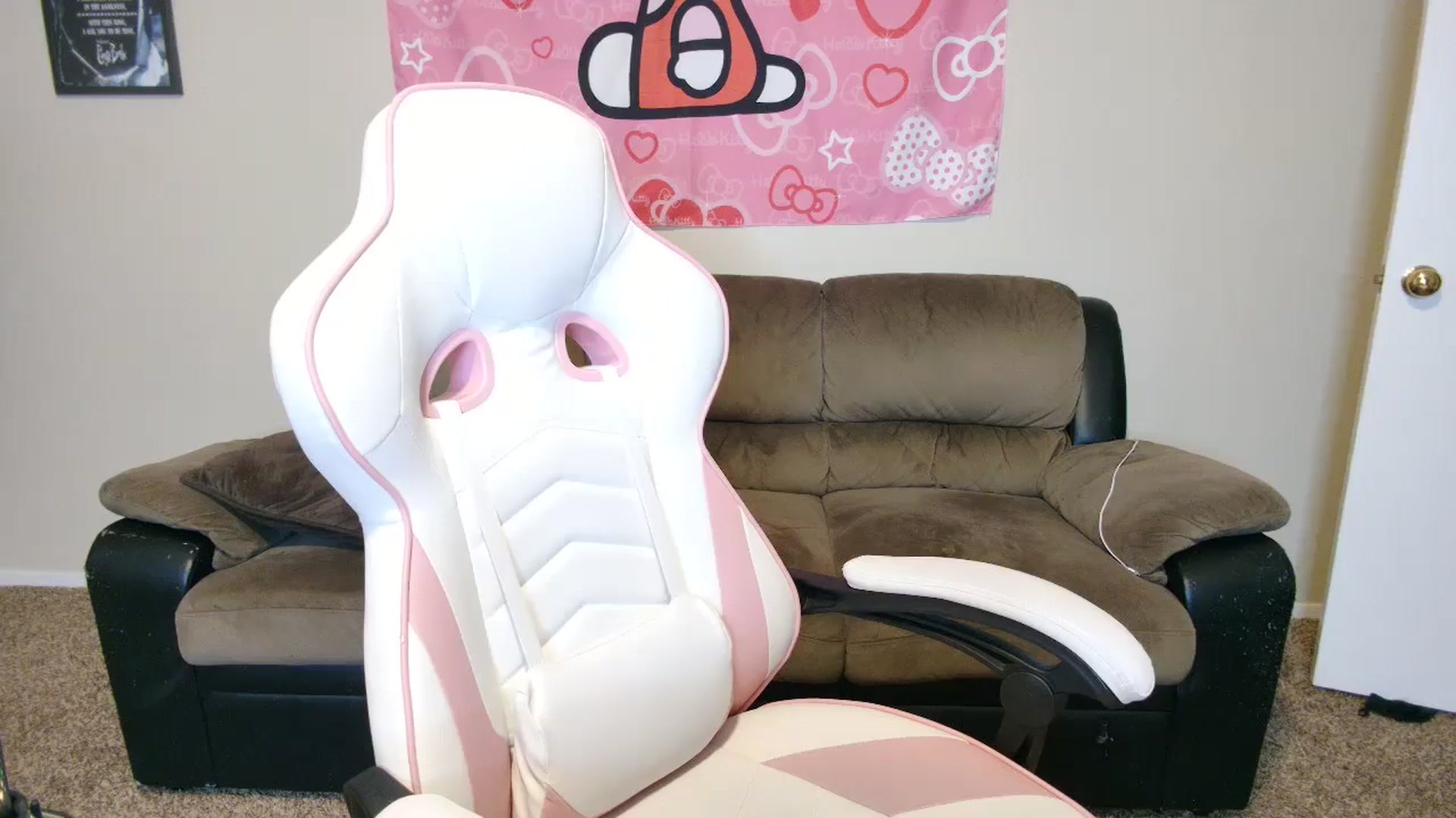 Gallery image thumbnail from lunalovelyy's myfreecams stream on, 07/08/2024, 10:04 image 18 of 20