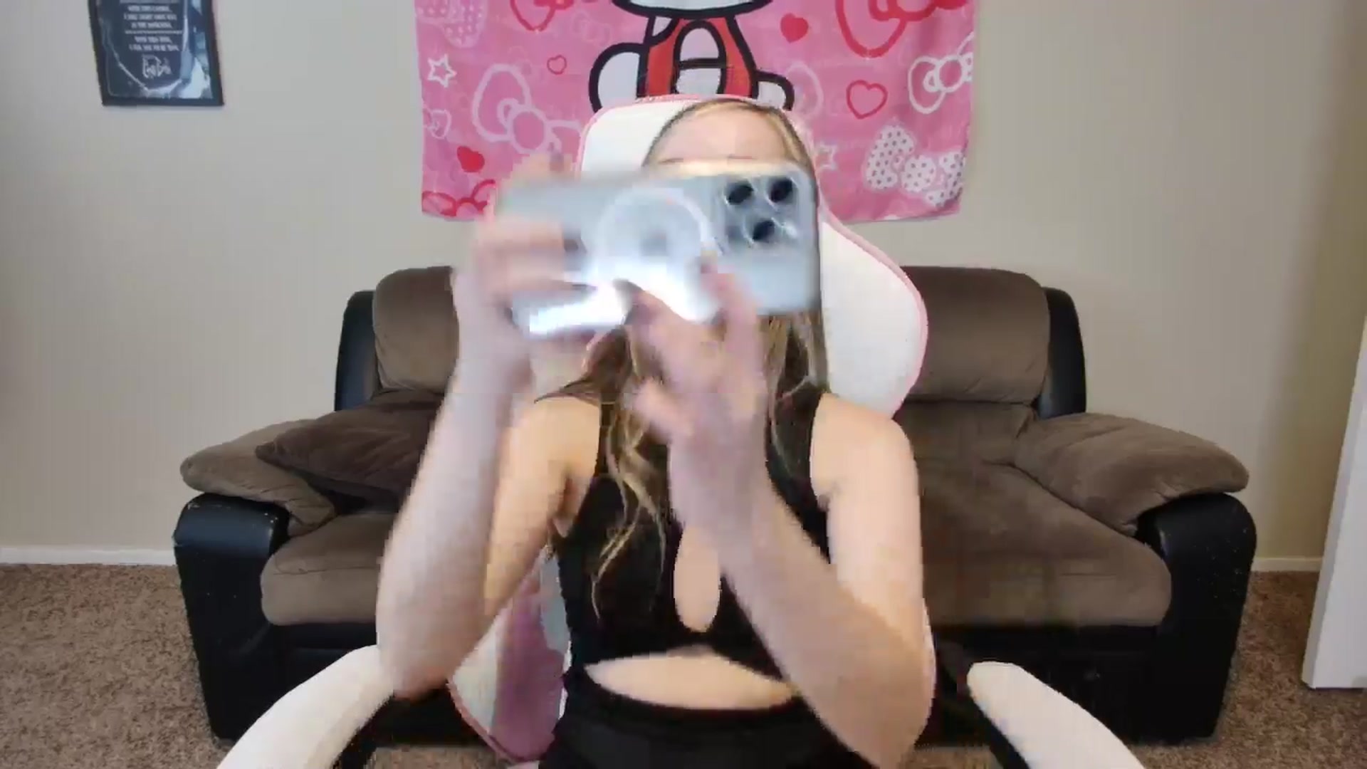 Gallery image thumbnail from lunalovelyy's myfreecams stream on, 07/10/2024, 23:48 image 16 of 20