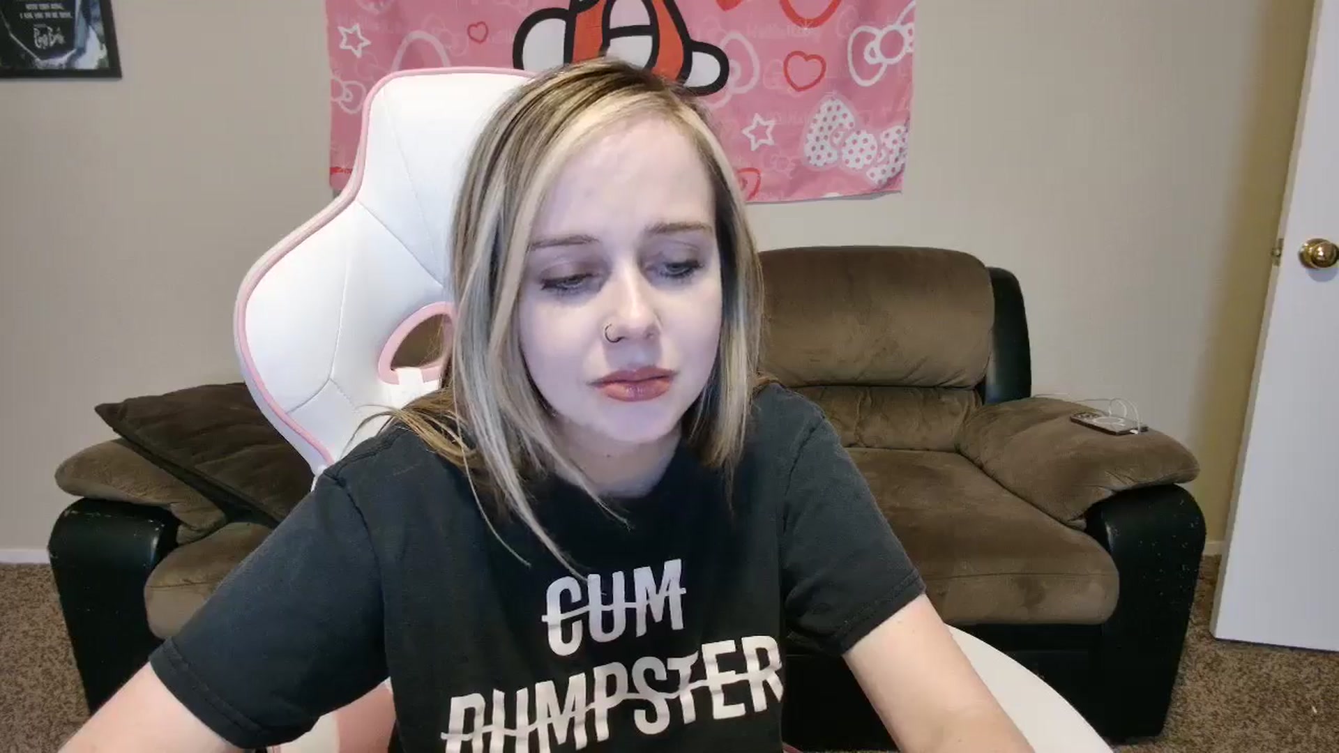 Gallery image thumbnail from lunalovelyy's myfreecams stream on, 07/26/2024, 08:22 image 7 of 20