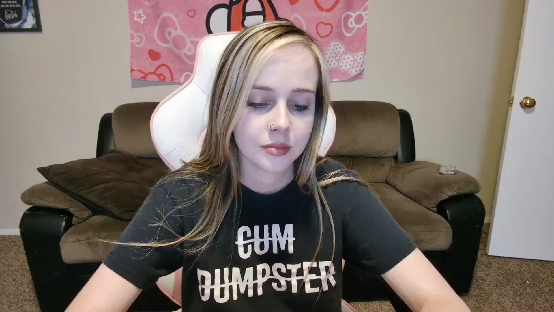 Gallery image thumbnail from lunalovelyy's myfreecams stream on, 07/26/2024, 08:22 image 14 of 20
