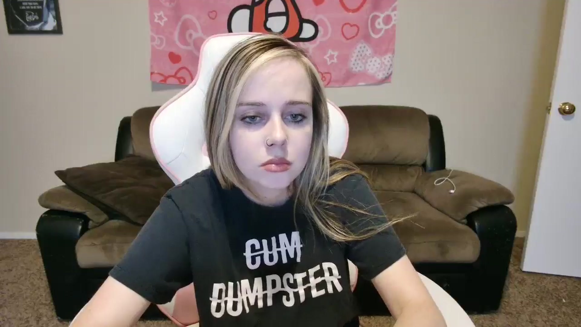 Gallery image thumbnail from lunalovelyy's myfreecams stream on, 07/26/2024, 08:22 image 6 of 20