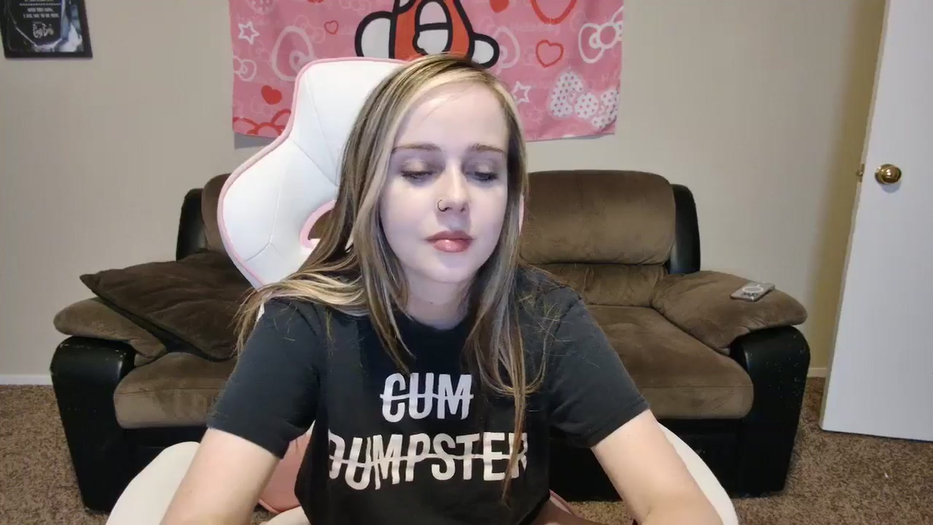 Gallery image thumbnail from lunalovelyy's myfreecams stream on, 07/26/2024, 08:22 image 11 of 20
