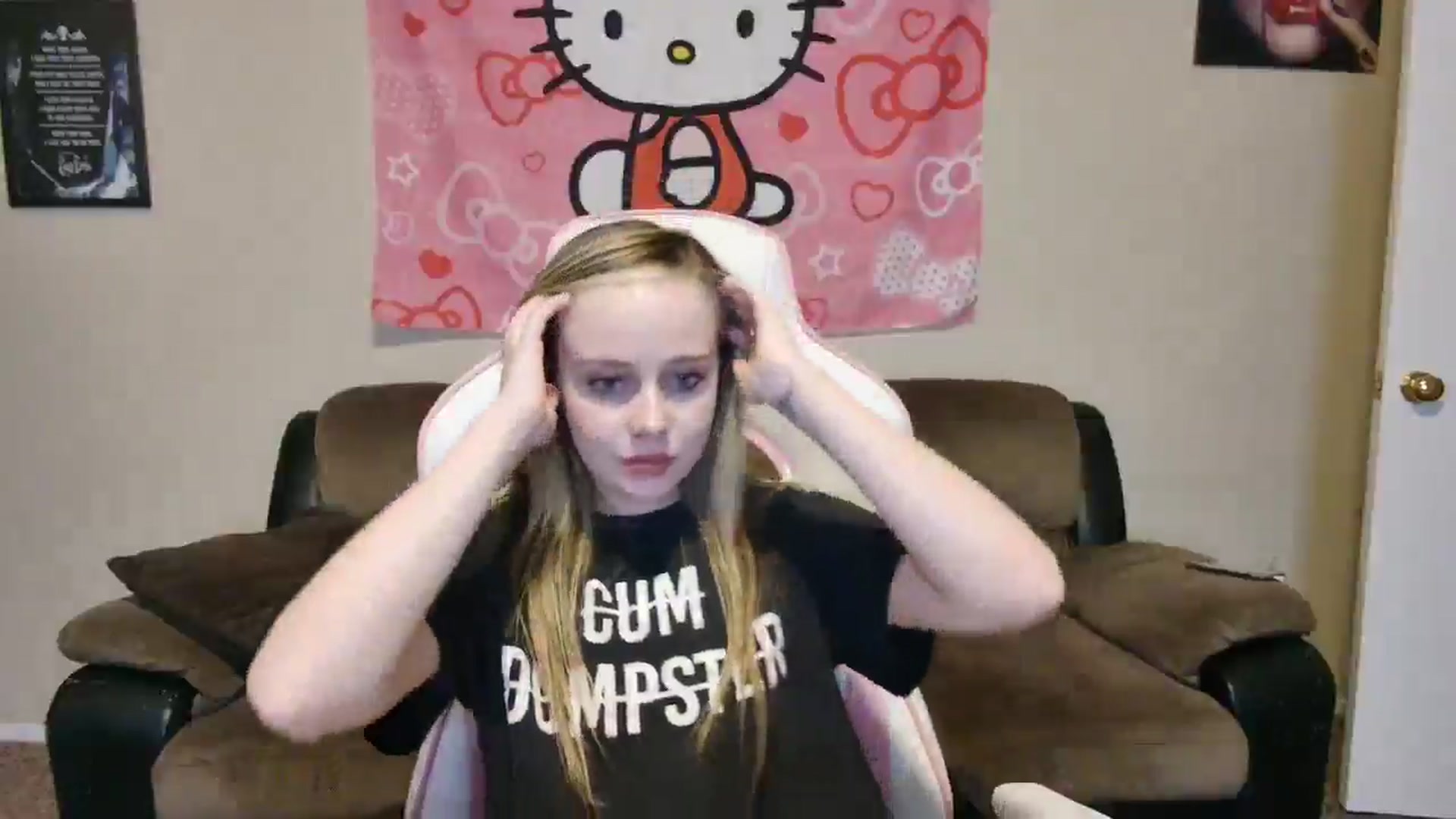 Gallery image thumbnail from lunalovelyy's myfreecams stream on, 07/26/2024, 08:22 image 18 of 20