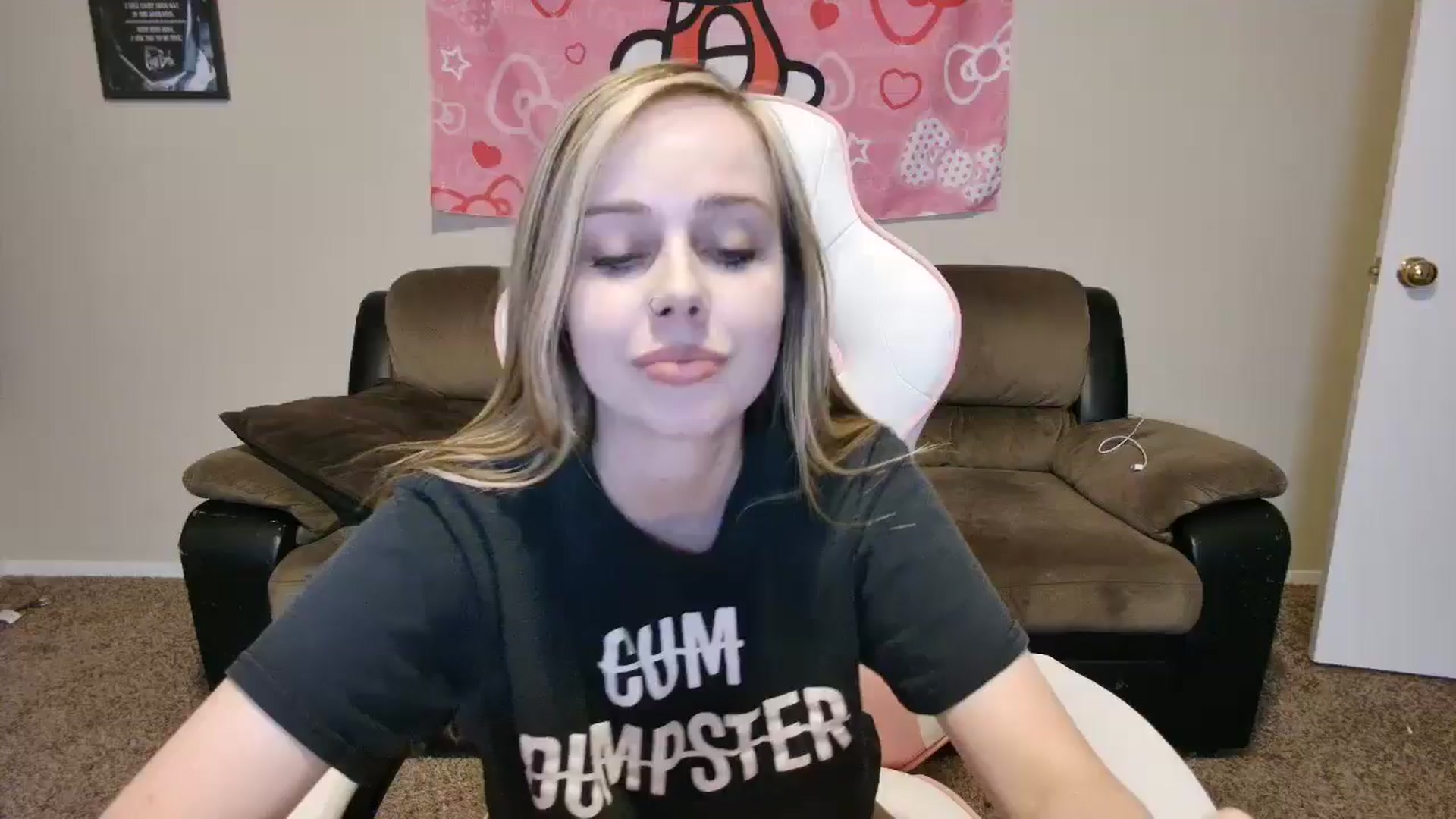 Gallery image thumbnail from lunalovelyy's myfreecams stream on, 07/26/2024, 08:22 image 1 of 20