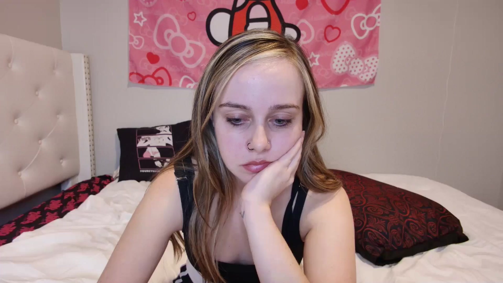 Gallery image thumbnail from lunalovelyy's myfreecams stream on, 08/27/2024, 08:32 image 17 of 20
