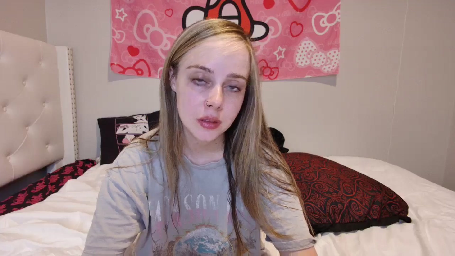 Gallery image thumbnail from lunalovelyy's myfreecams stream on, 08/28/2024, 07:48 image 2 of 20