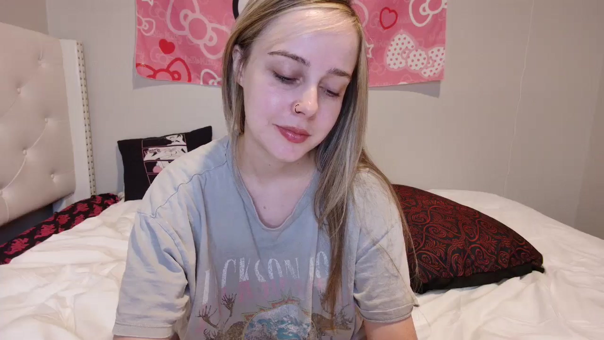 Gallery image thumbnail from lunalovelyy's myfreecams stream on, 08/28/2024, 07:48 image 15 of 20
