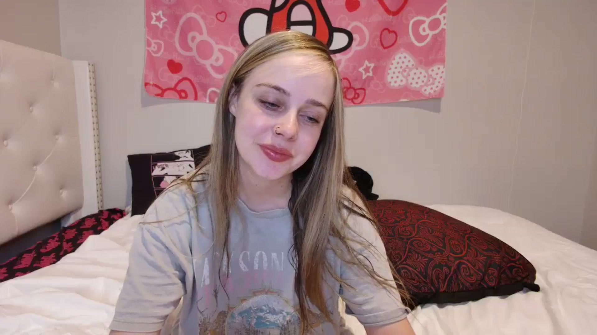 Gallery image thumbnail from lunalovelyy's myfreecams stream on, 08/28/2024, 07:48 image 4 of 20