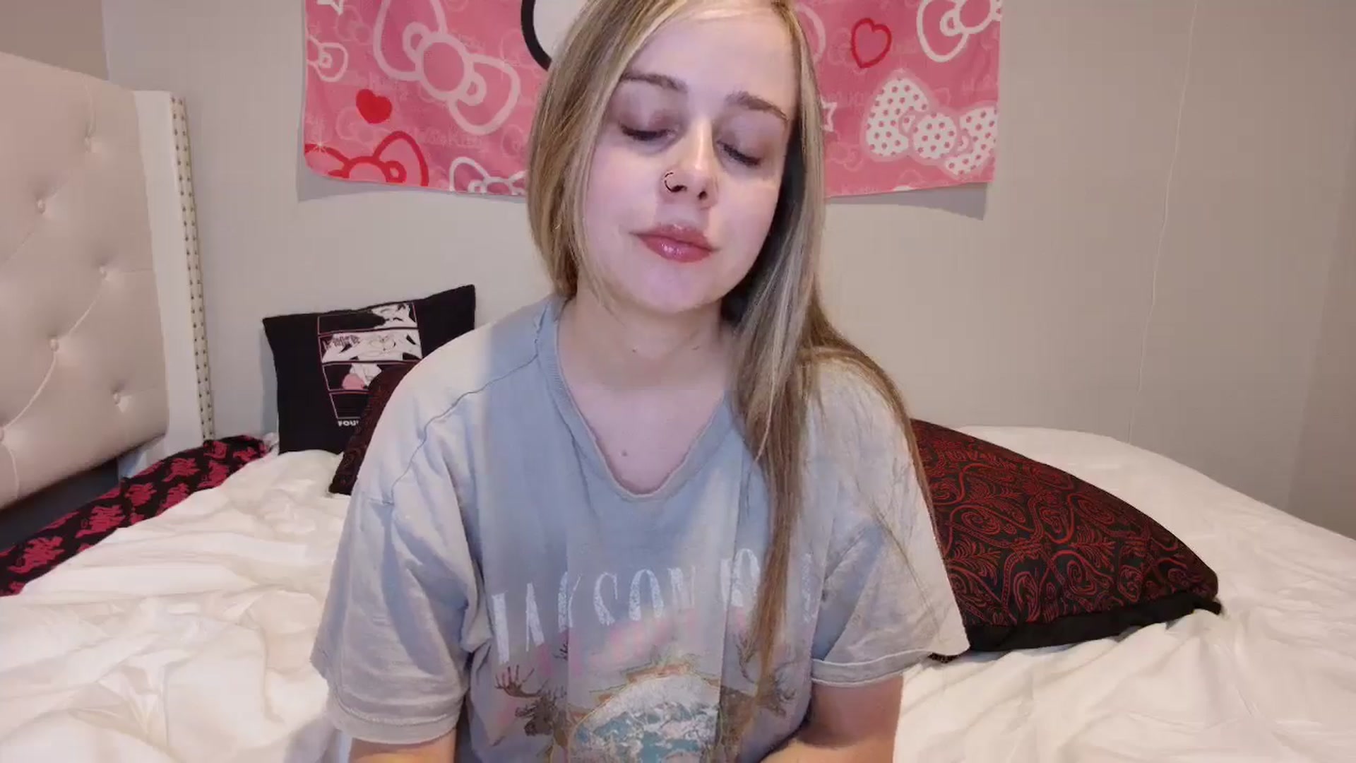 Gallery image thumbnail from lunalovelyy's myfreecams stream on, 08/28/2024, 07:48 image 14 of 20