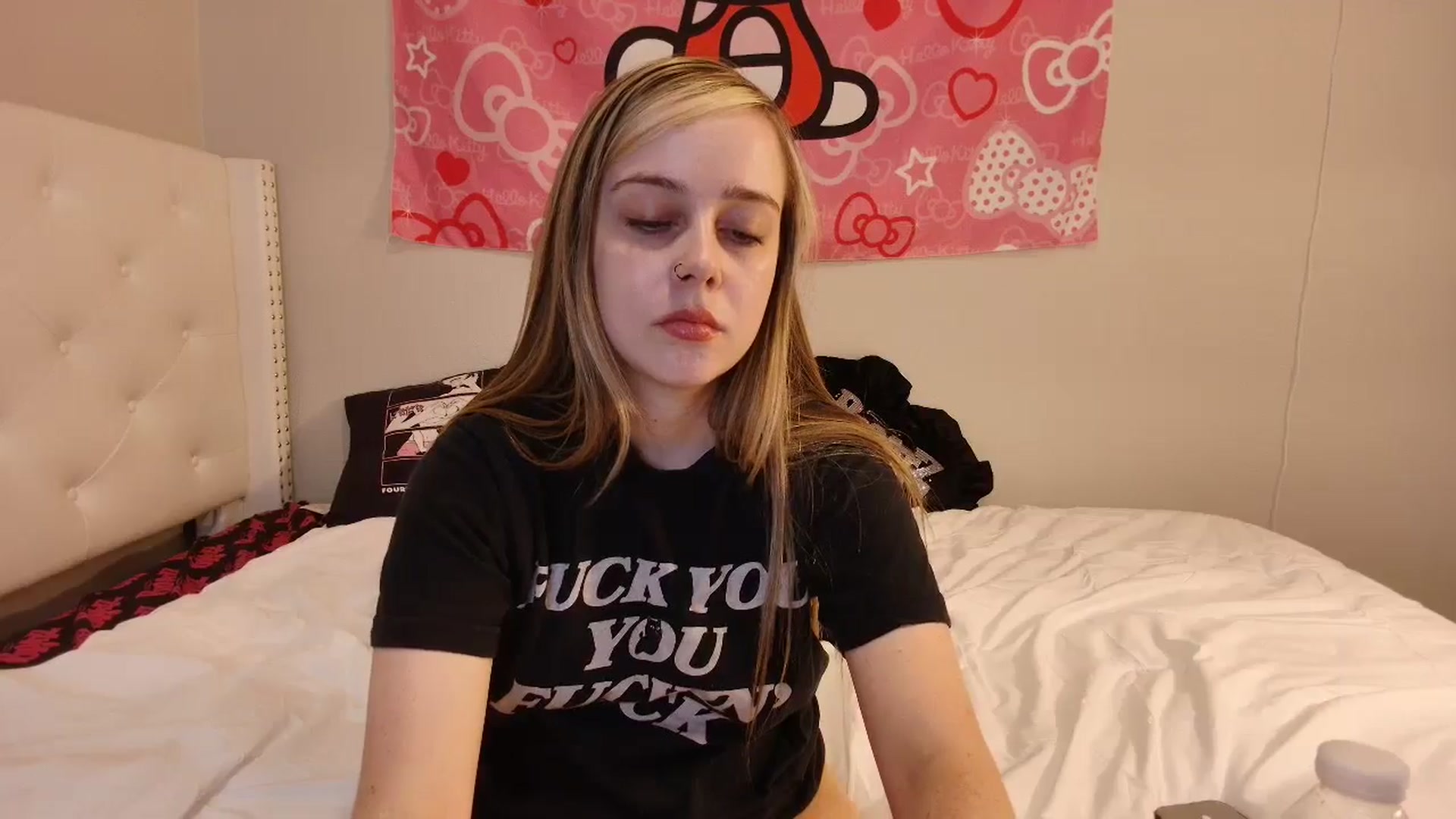 Gallery image thumbnail from lunalovelyy's myfreecams stream on, 09/08/2024, 08:15 image 10 of 20