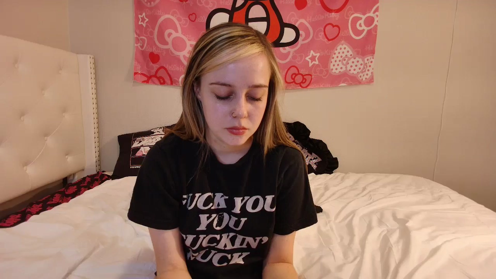 Gallery image thumbnail from lunalovelyy's myfreecams stream on, 09/08/2024, 08:15 image 5 of 20