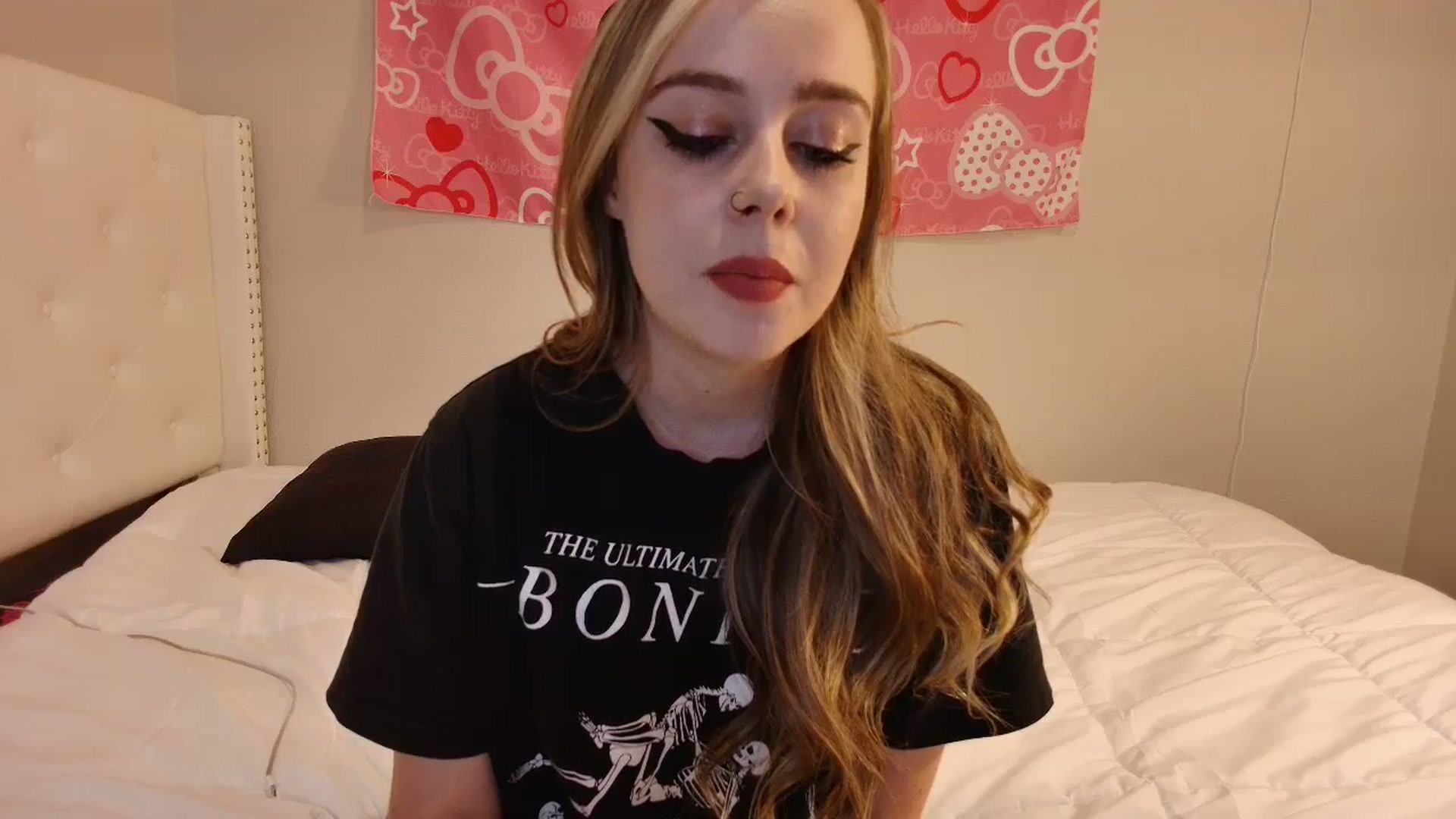 Gallery image thumbnail from lunalovelyy's myfreecams stream on, 09/15/2024, 08:25 image 4 of 20