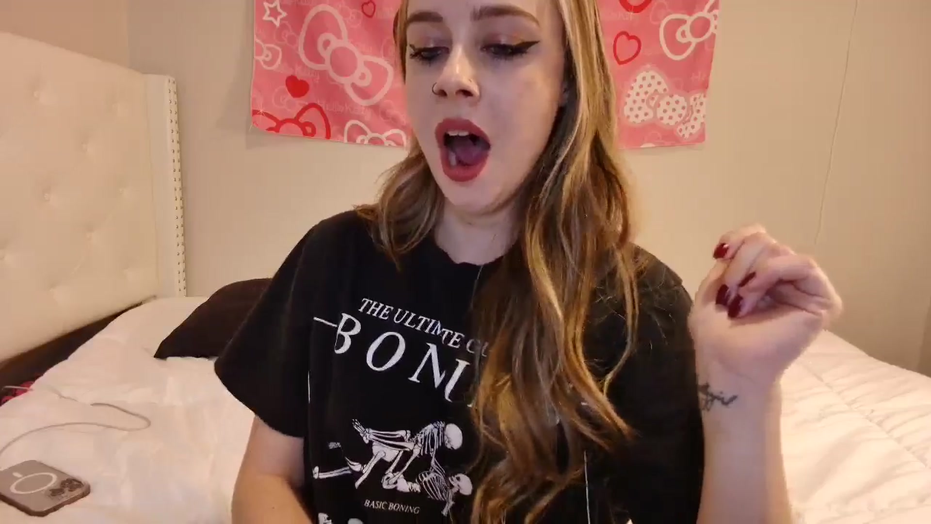 Gallery image thumbnail from lunalovelyy's myfreecams stream on, 09/15/2024, 08:25 image 6 of 20