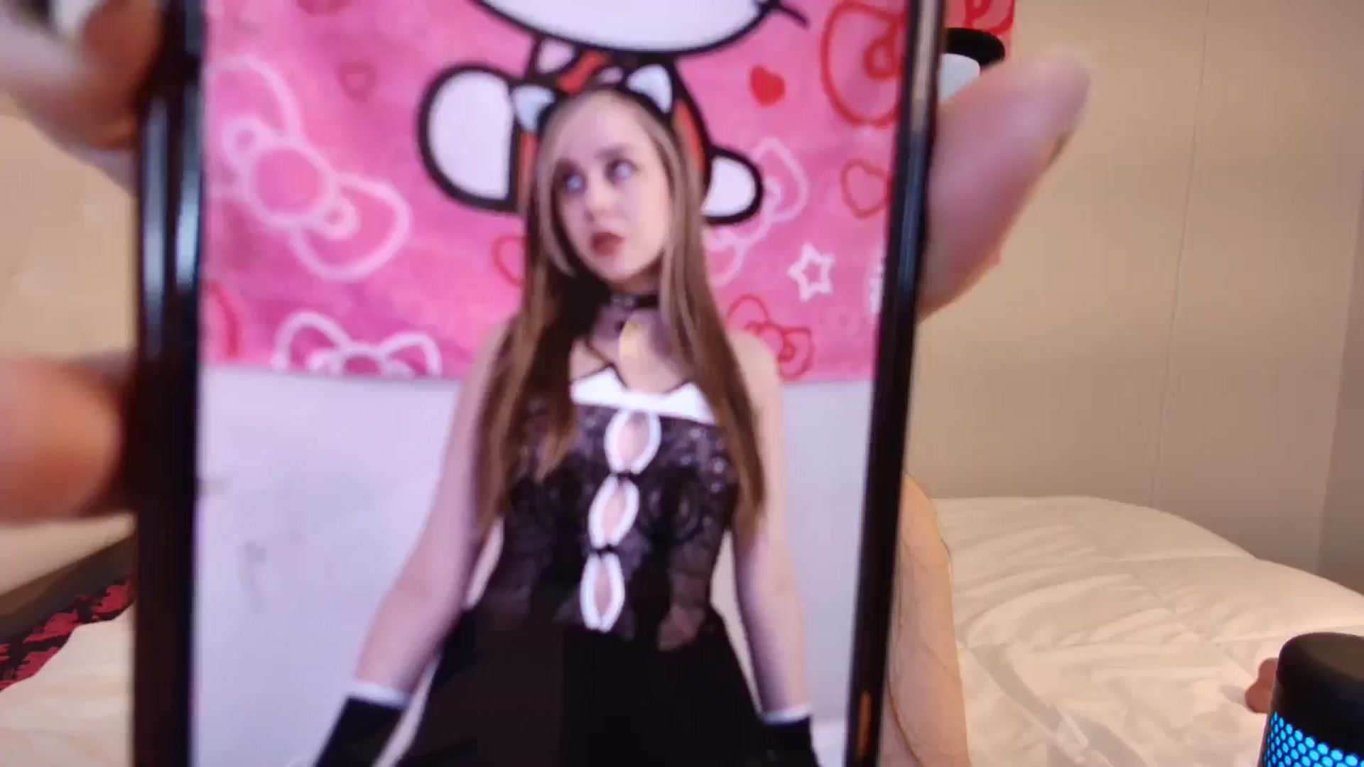 Gallery image thumbnail from lunalovelyy's myfreecams stream on, 10/06/2024, 10:39 image 1 of 20
