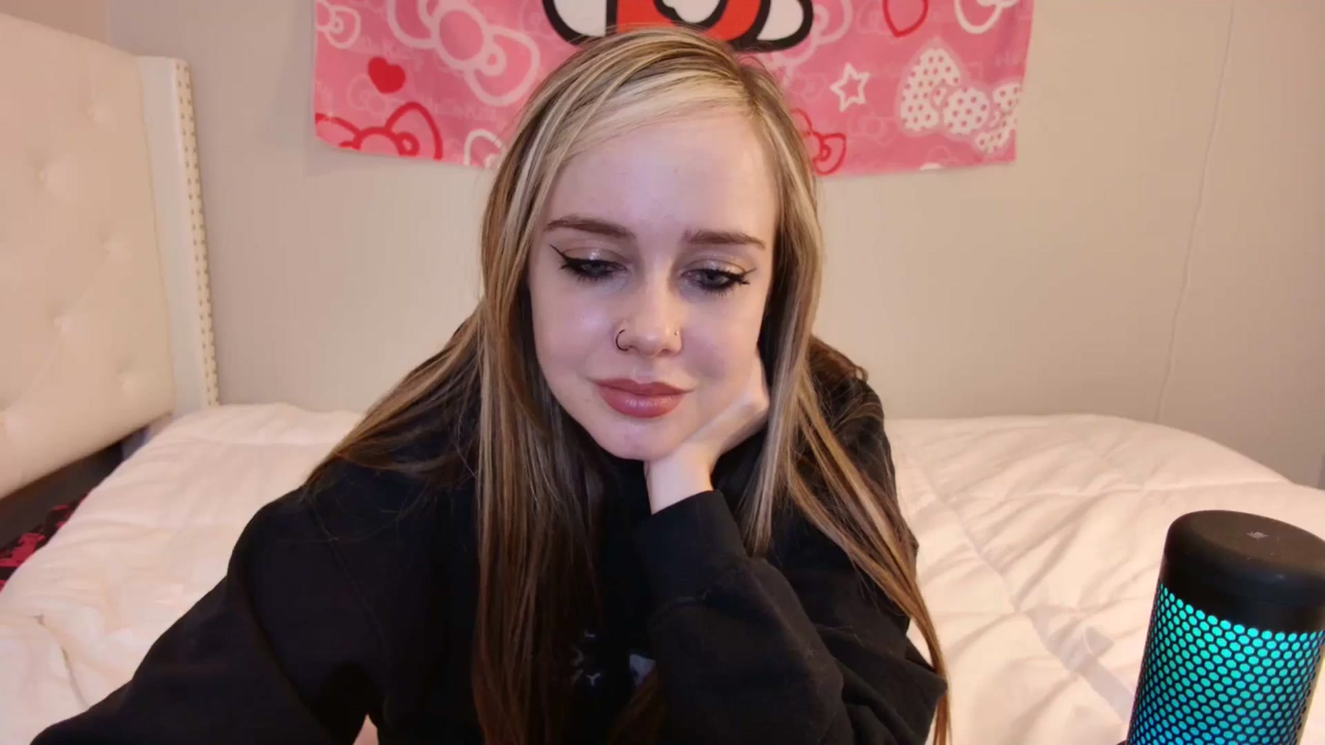 Gallery image thumbnail from lunalovelyy's myfreecams stream on, 10/06/2024, 10:39 image 20 of 20