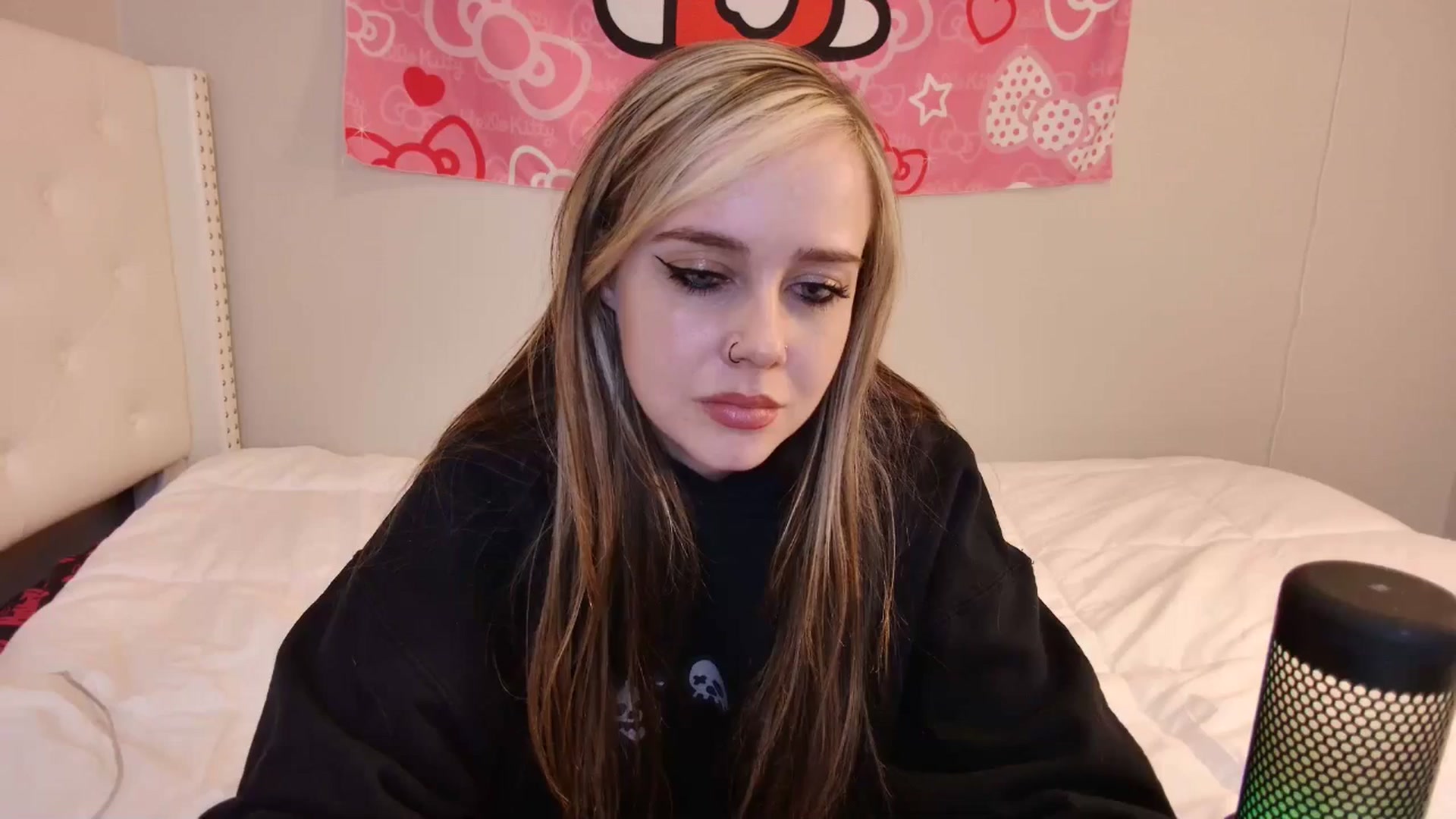 Gallery image thumbnail from lunalovelyy's myfreecams stream on, 10/06/2024, 10:39 image 19 of 20