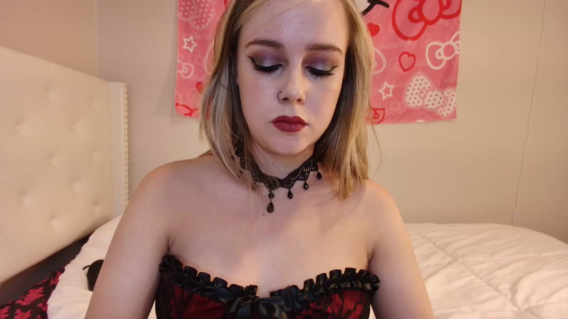 Gallery image thumbnail from lunalovelyy's myfreecams stream on, 10/21/2024, 07:48 image 8 of 20