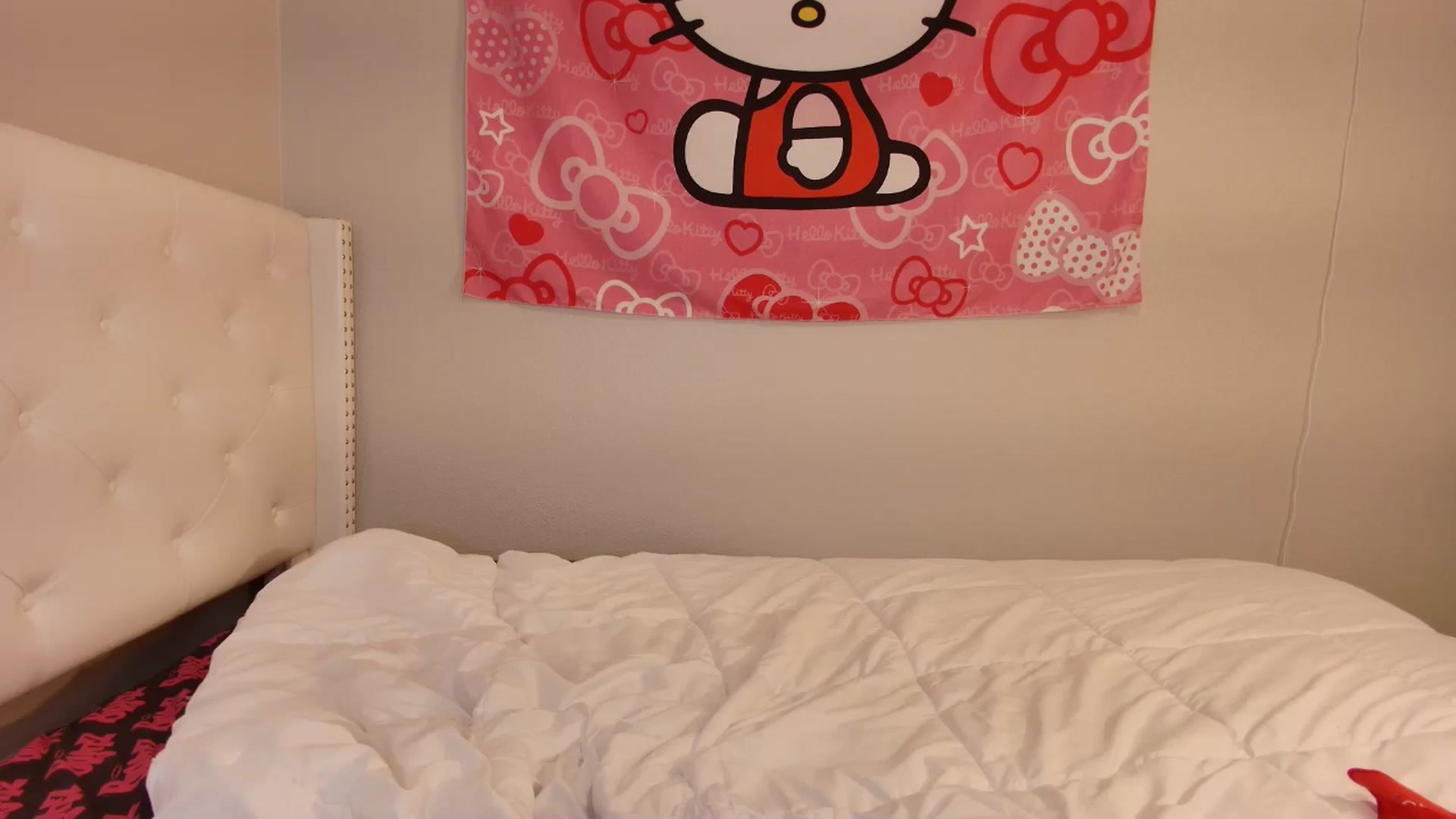 Gallery image thumbnail from lunalovelyy's myfreecams stream on, 10/24/2024, 07:25 image 4 of 20