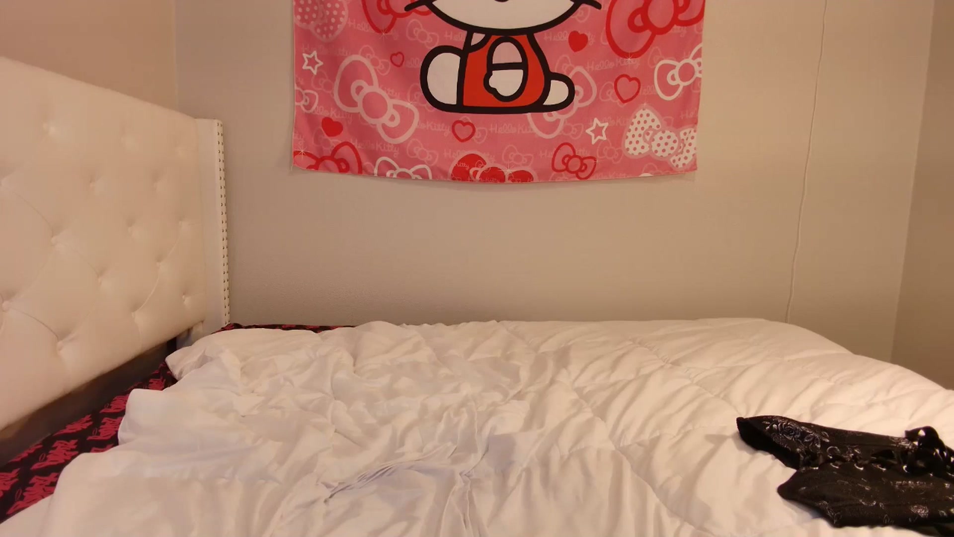 Gallery image thumbnail from lunalovelyy's myfreecams stream on, 10/28/2024, 07:18 image 5 of 20