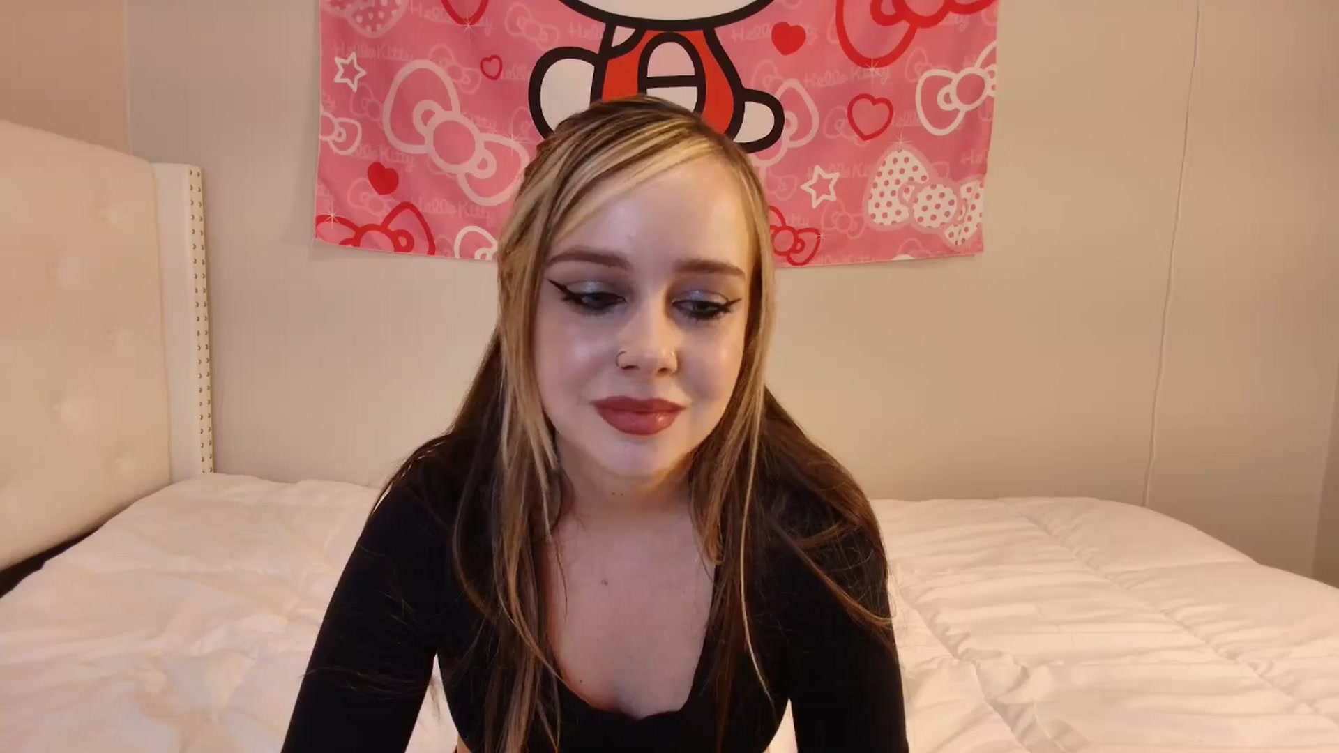 Gallery image thumbnail from lunalovelyy's myfreecams stream on, 11/05/2024, 09:58 image 7 of 20