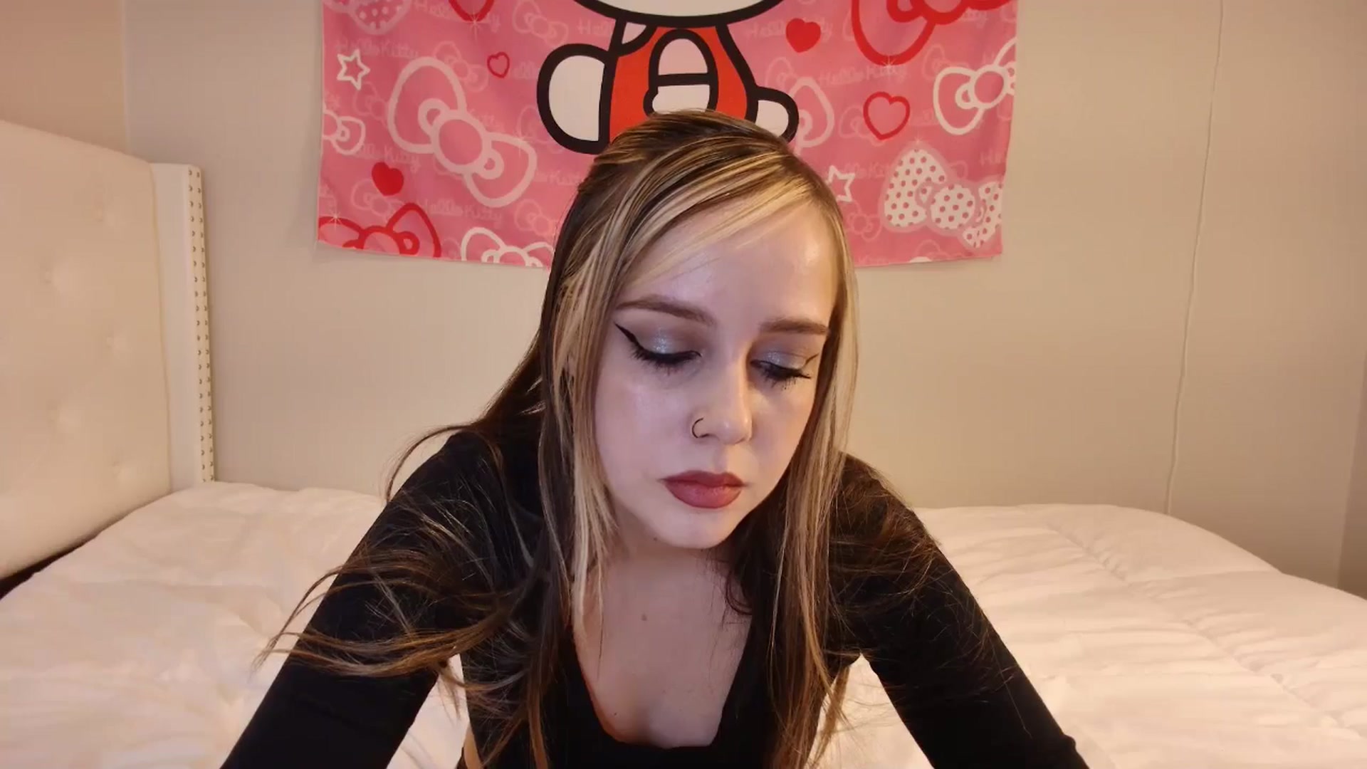 Gallery image thumbnail from lunalovelyy's myfreecams stream on, 11/05/2024, 09:58 image 3 of 20