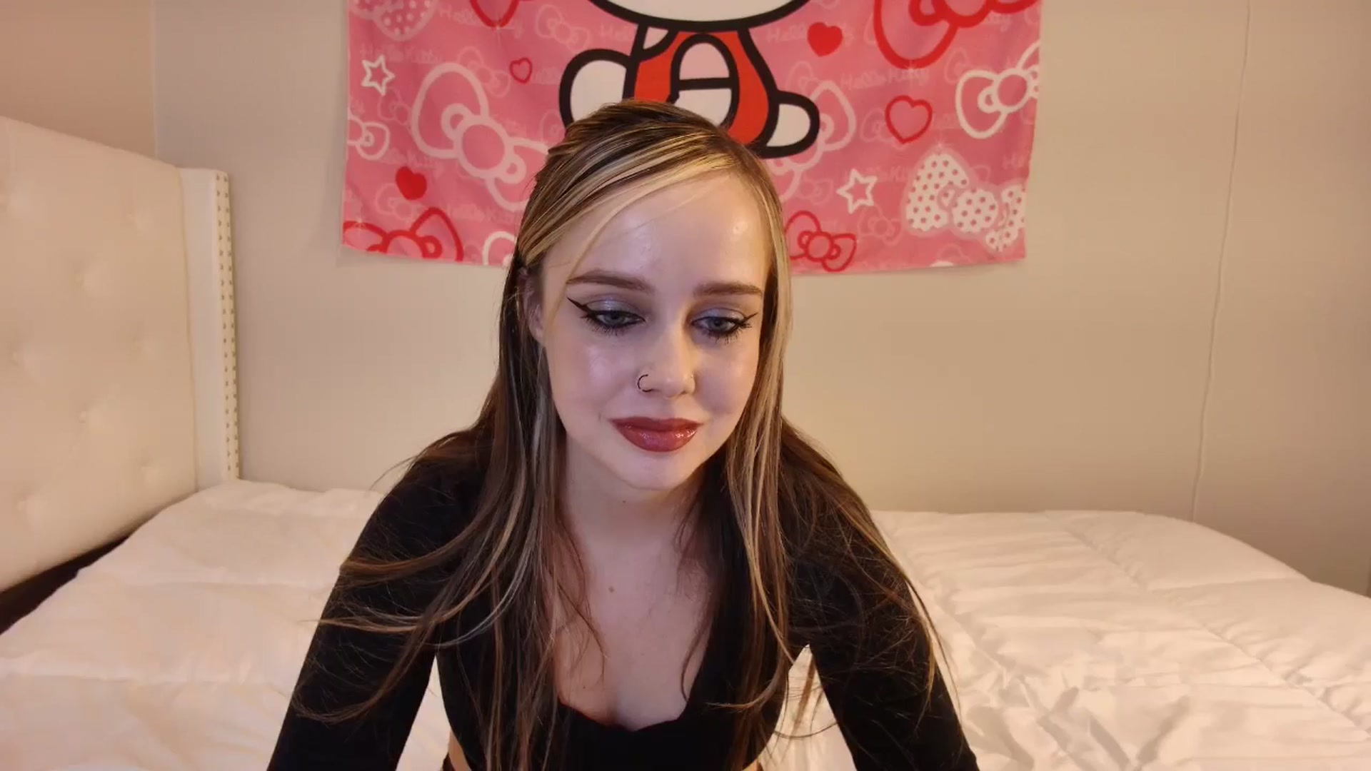 Gallery image thumbnail from lunalovelyy's myfreecams stream on, 11/05/2024, 09:58 image 16 of 20