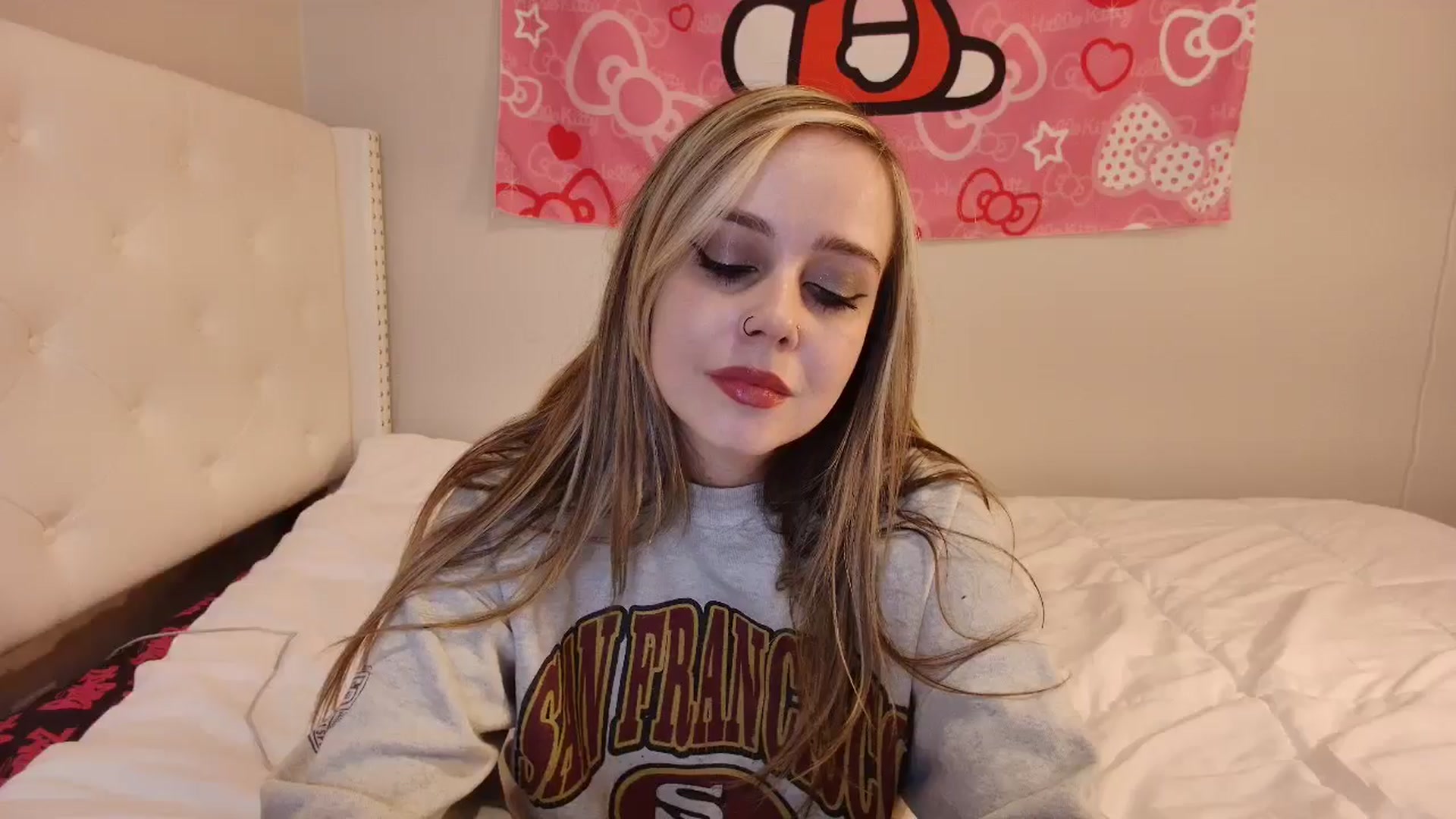 Gallery image thumbnail from lunalovelyy's myfreecams stream on, 11/06/2024, 08:54 image 14 of 20