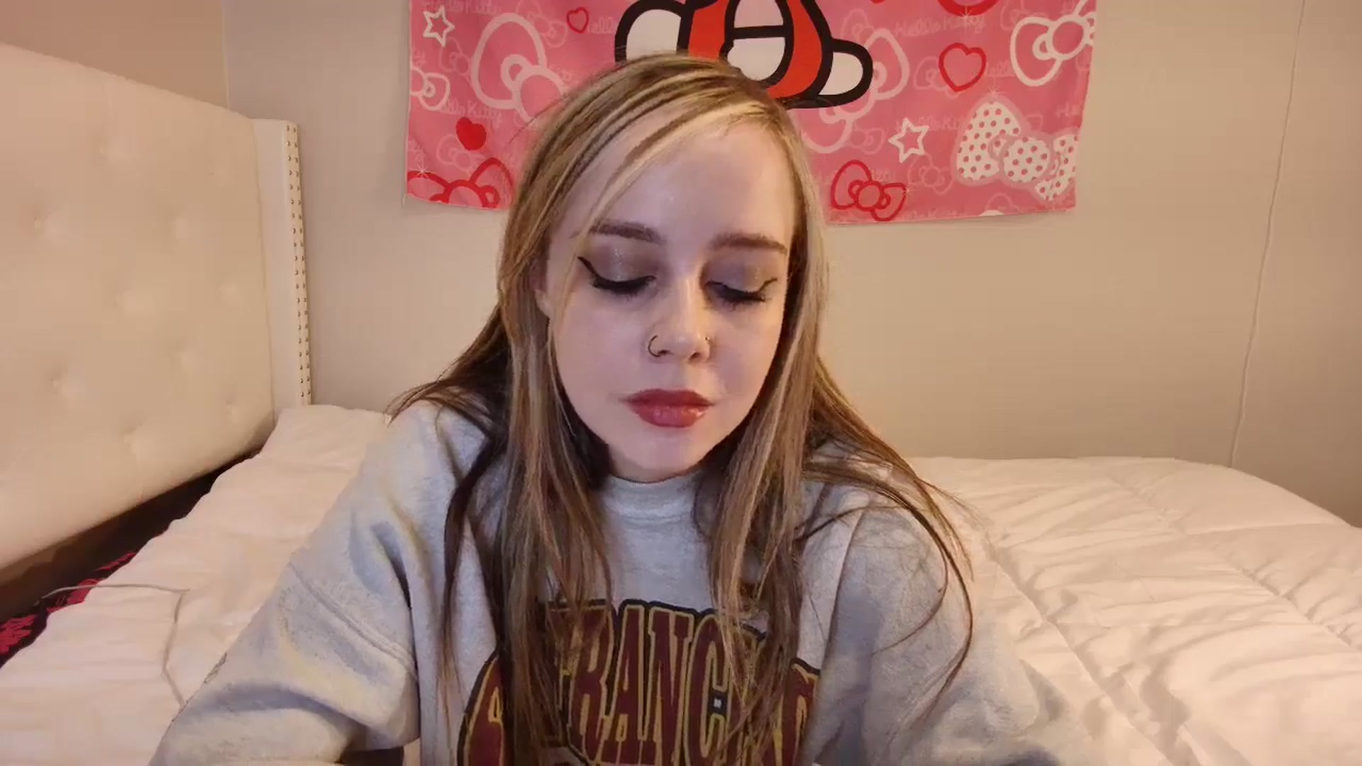 Gallery image thumbnail from lunalovelyy's myfreecams stream on, 11/06/2024, 08:54 image 6 of 20