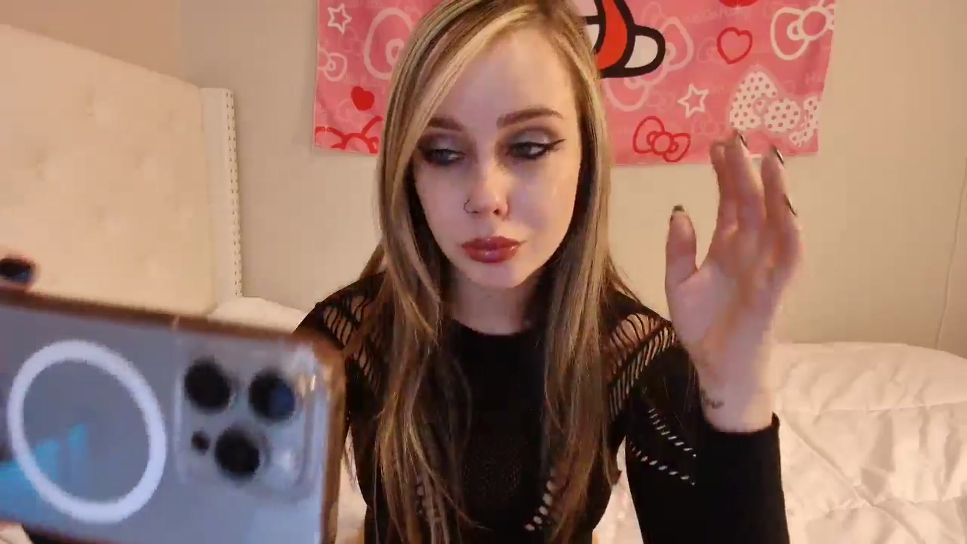 Gallery image thumbnail from lunalovelyy's myfreecams stream on, 11/07/2024, 09:19 image 6 of 20