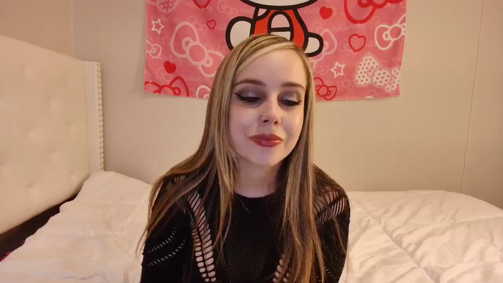 Gallery image thumbnail from lunalovelyy's myfreecams stream on, 11/07/2024, 09:19 image 16 of 20