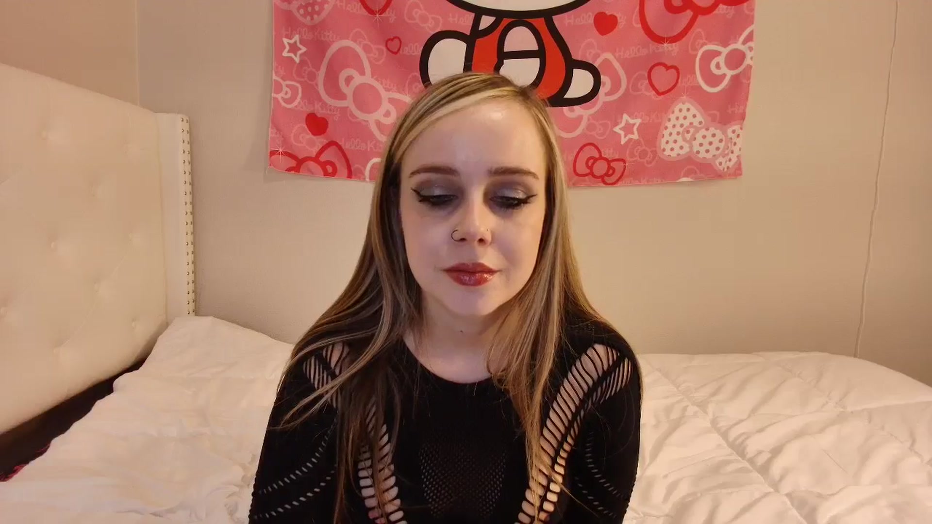 Gallery image thumbnail from lunalovelyy's myfreecams stream on, 11/07/2024, 09:19 image 10 of 20