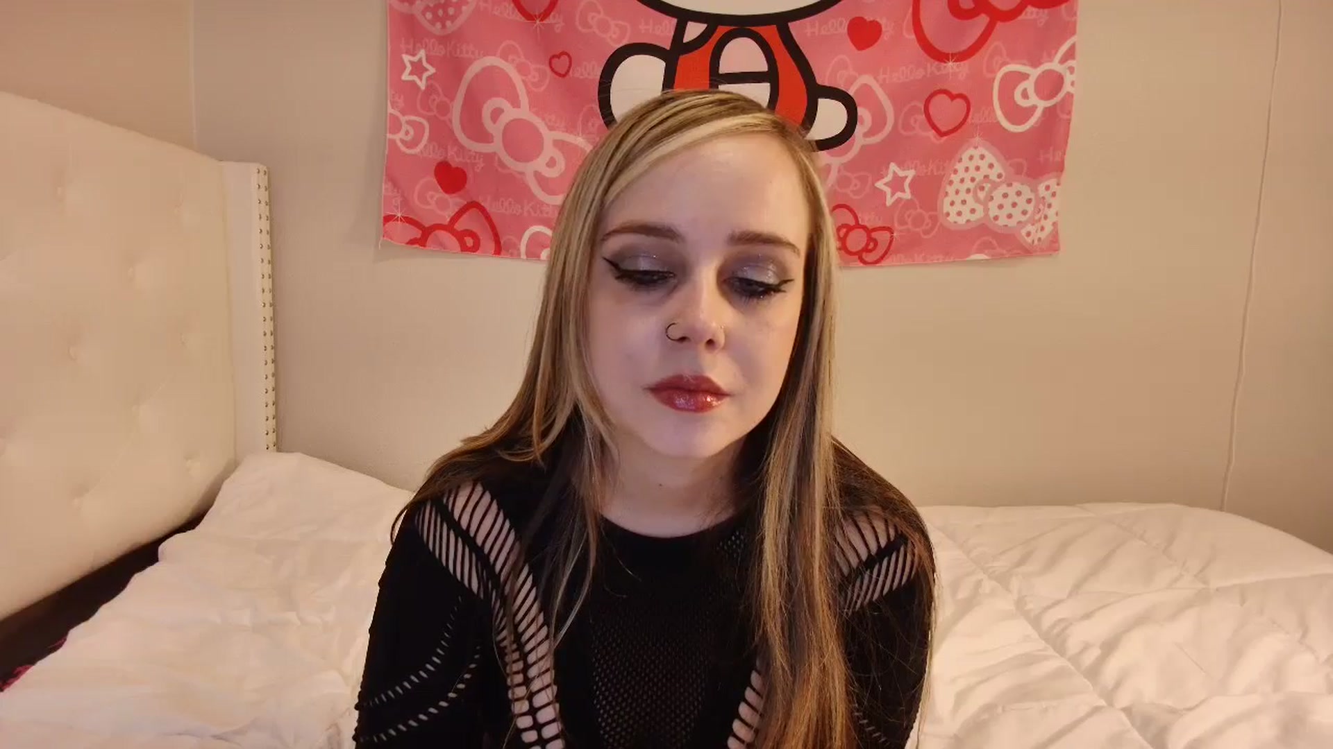 Gallery image thumbnail from lunalovelyy's myfreecams stream on, 11/07/2024, 09:19 image 15 of 20