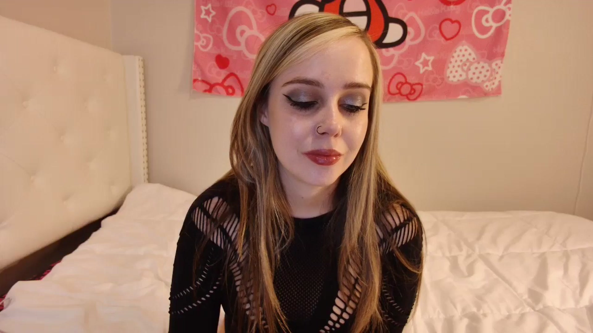 Gallery image thumbnail from lunalovelyy's myfreecams stream on, 11/07/2024, 09:19 image 4 of 20