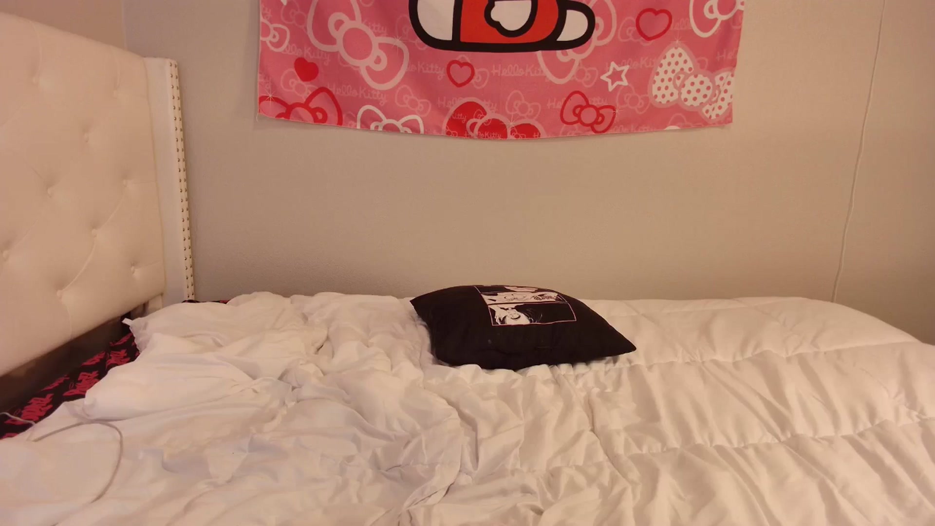 Gallery image thumbnail from lunalovelyy's myfreecams stream on, 11/10/2024, 09:01 image 19 of 20