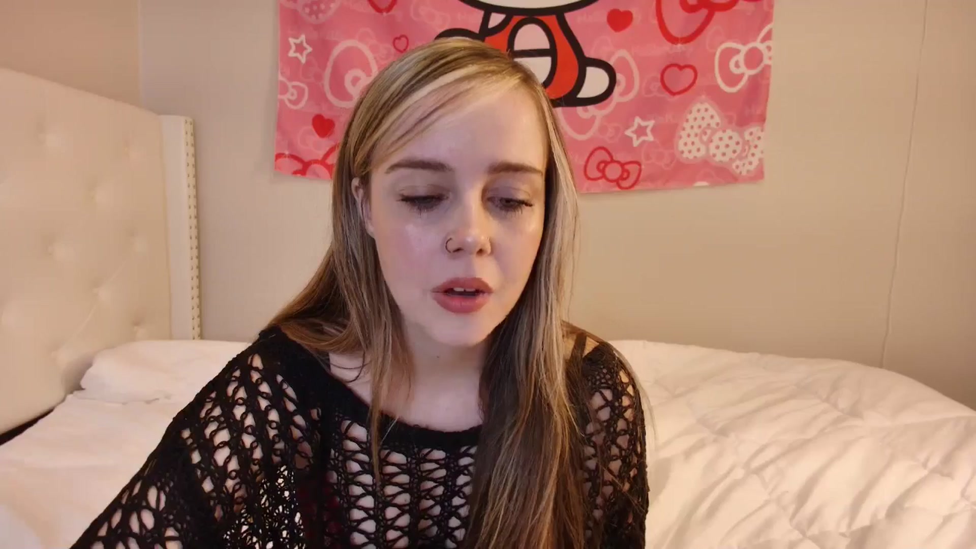 Gallery image thumbnail from lunalovelyy's myfreecams stream on, 11/13/2024, 08:18 image 15 of 20
