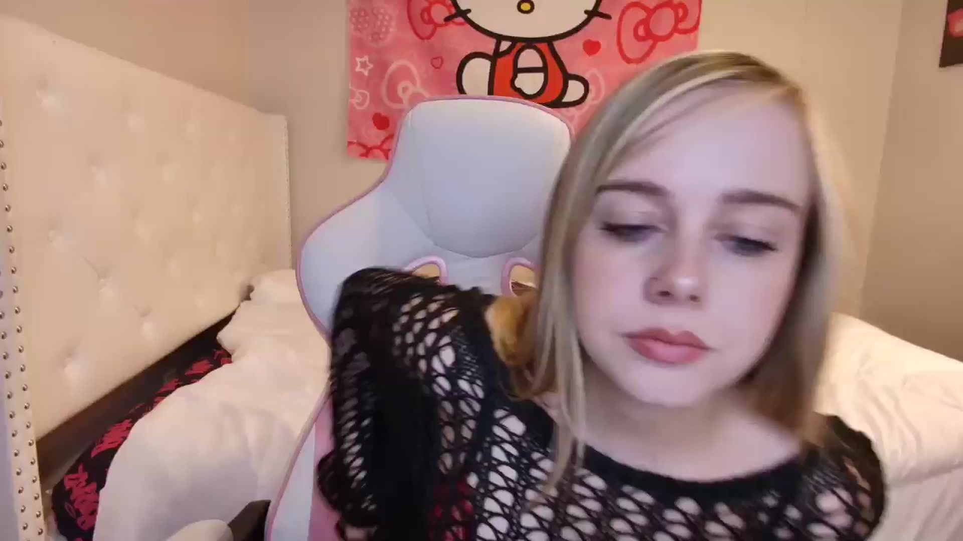 Gallery image thumbnail from lunalovelyy's myfreecams stream on, 11/13/2024, 08:18 image 16 of 20