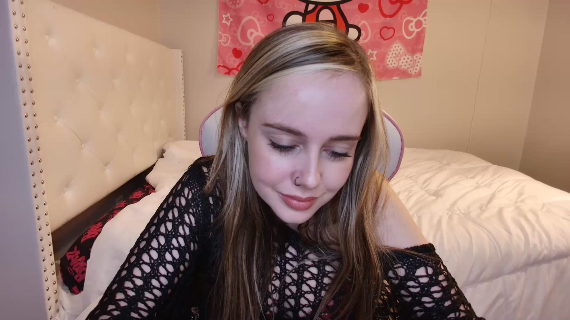Gallery image thumbnail from lunalovelyy's myfreecams stream on, 11/13/2024, 09:58 image 11 of 20