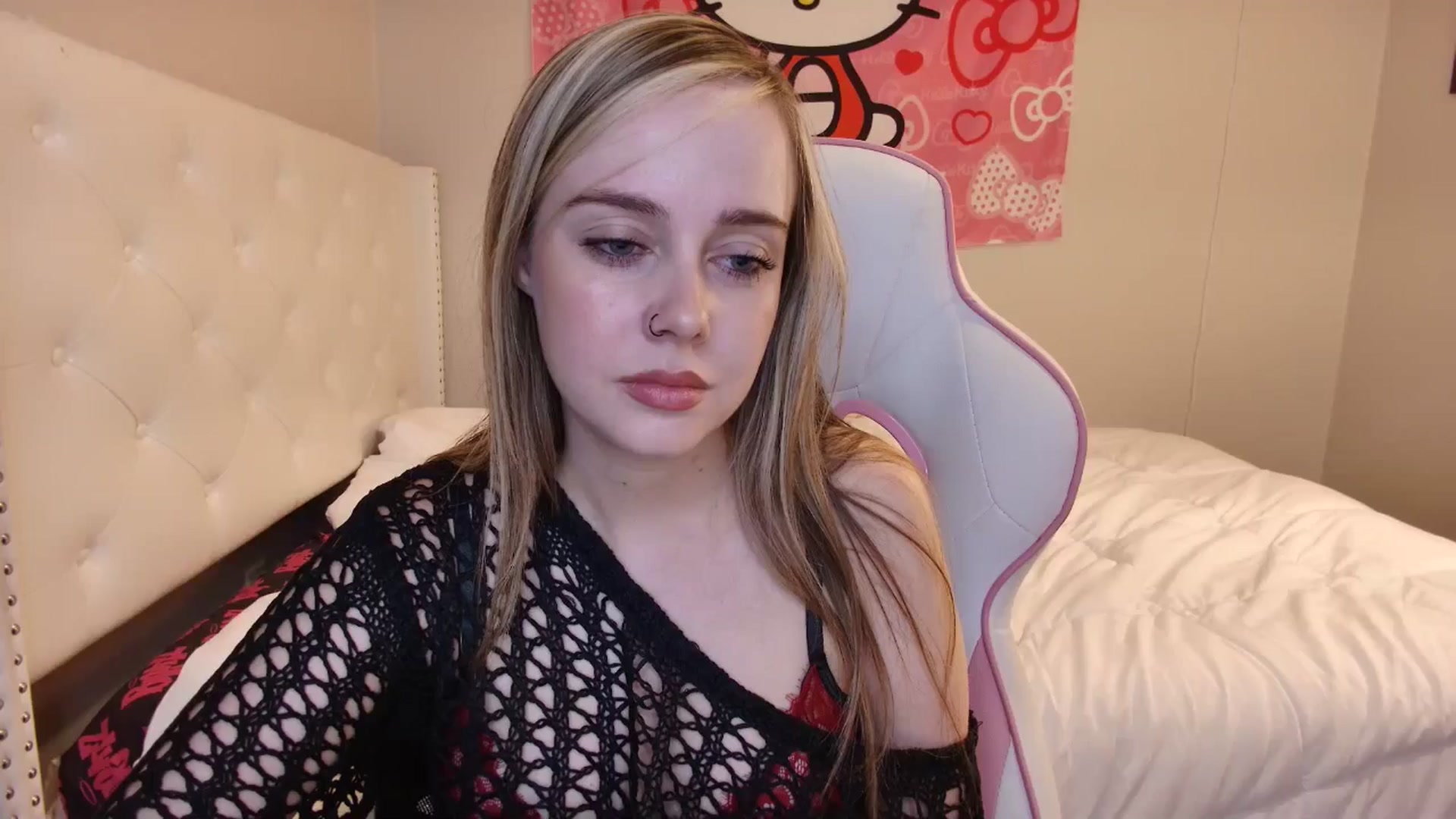 Gallery image thumbnail from lunalovelyy's myfreecams stream on, 11/13/2024, 09:58 image 7 of 20